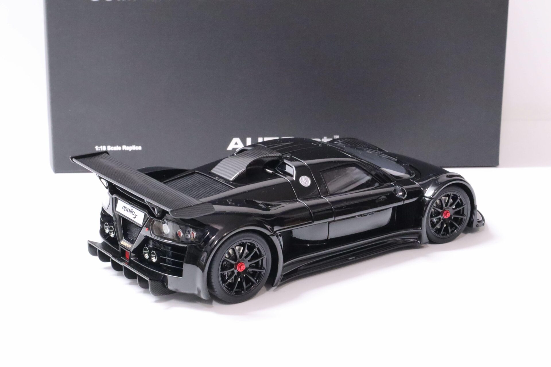 1:18 AUTOart Gumpert Apollo S black Die-Cast 71301