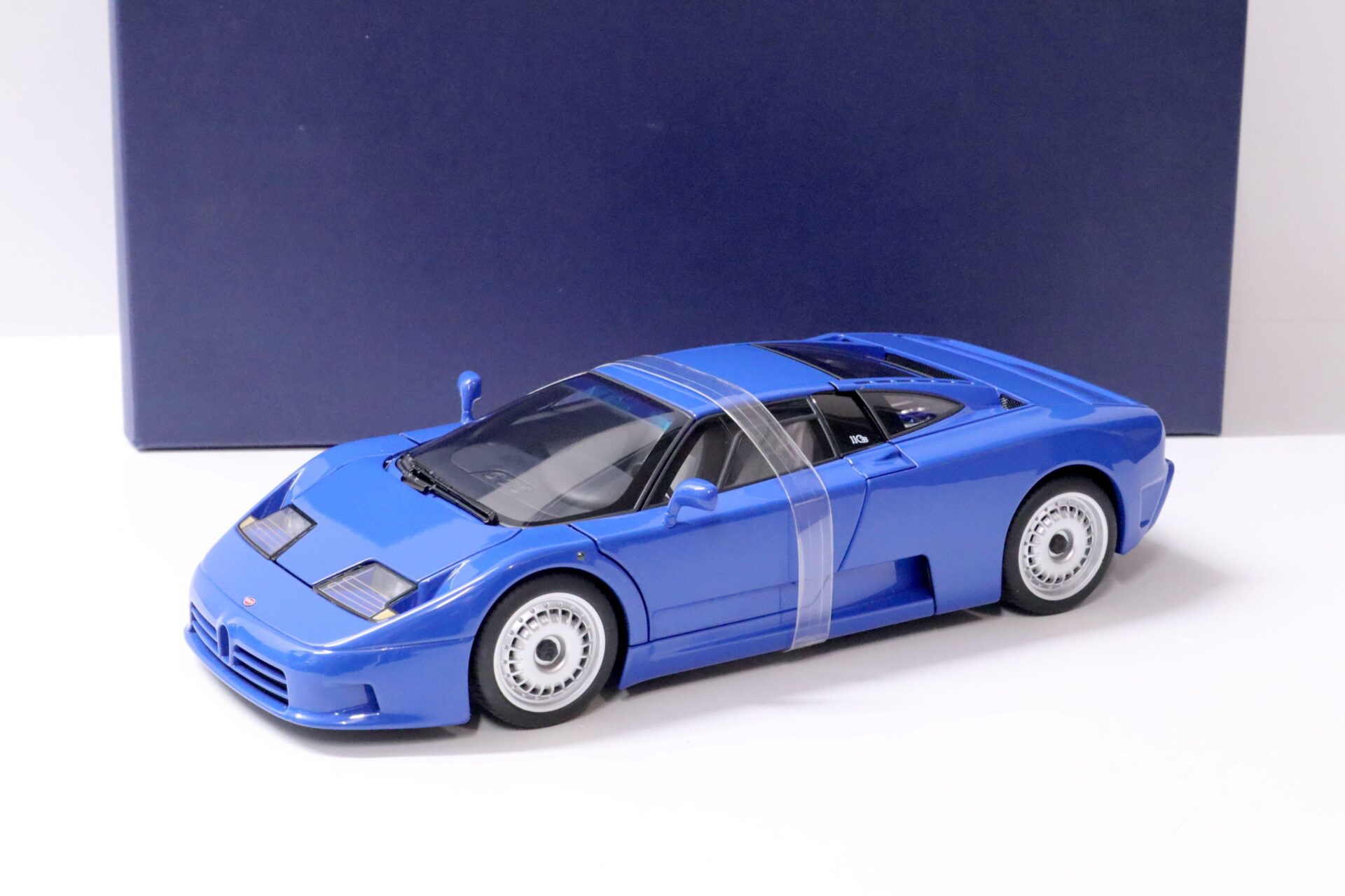 1:18 AUTOart Bugatti EB110 GT Coupe blue 1991 Die-Cast