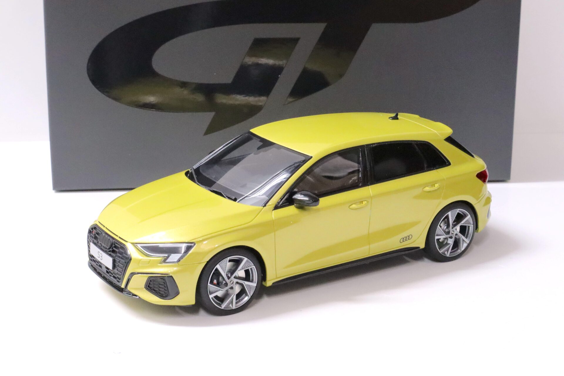 ID 61740 orig.jpg 1:18 GT Spirit GT364 Audi S3 Sportback yellow metallic 2020