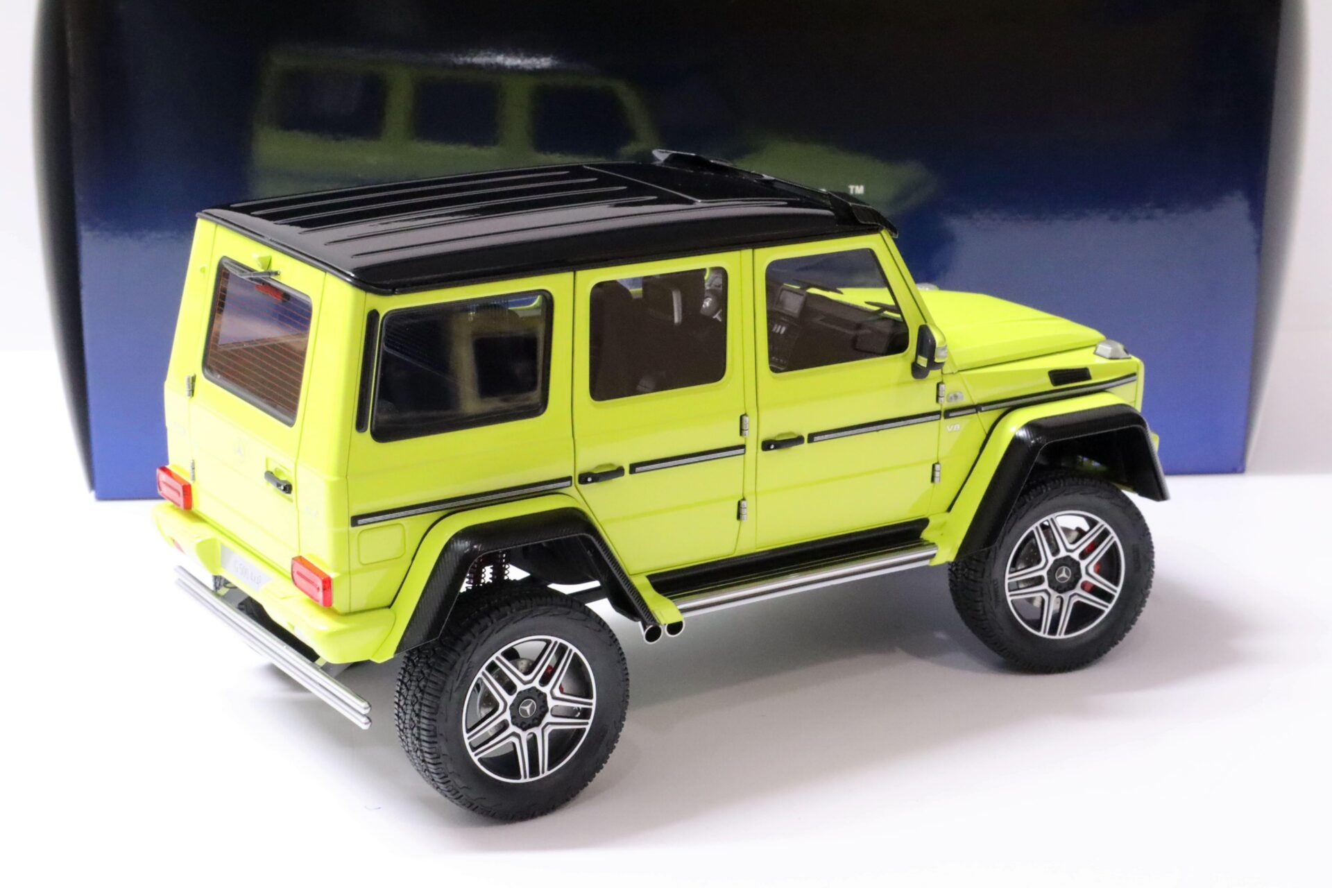 1:18 AUTOart Mercedes G500 4Ã4Â² G-Klasse yellow 76319