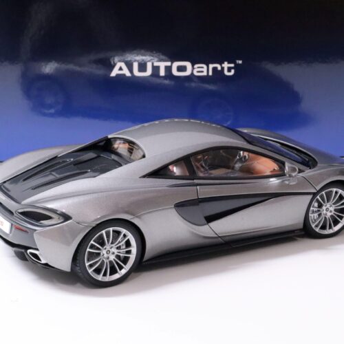 1:18 AUTOart McLaren 570S Coupe 2015 Blade silver/ silver wheels 76043