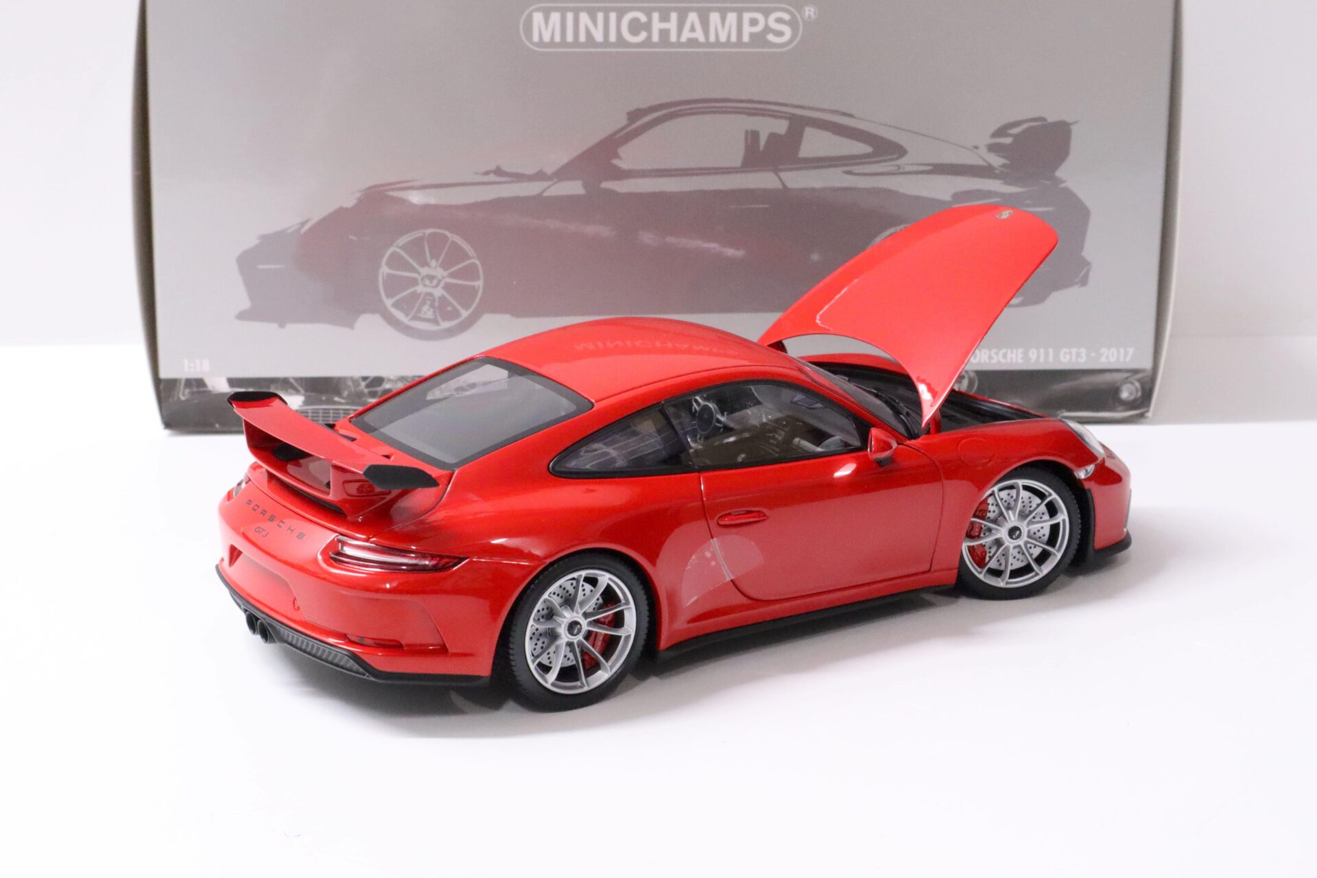 1:18 Minichamps Porsche 911 (991) GT3 red 2017 North America