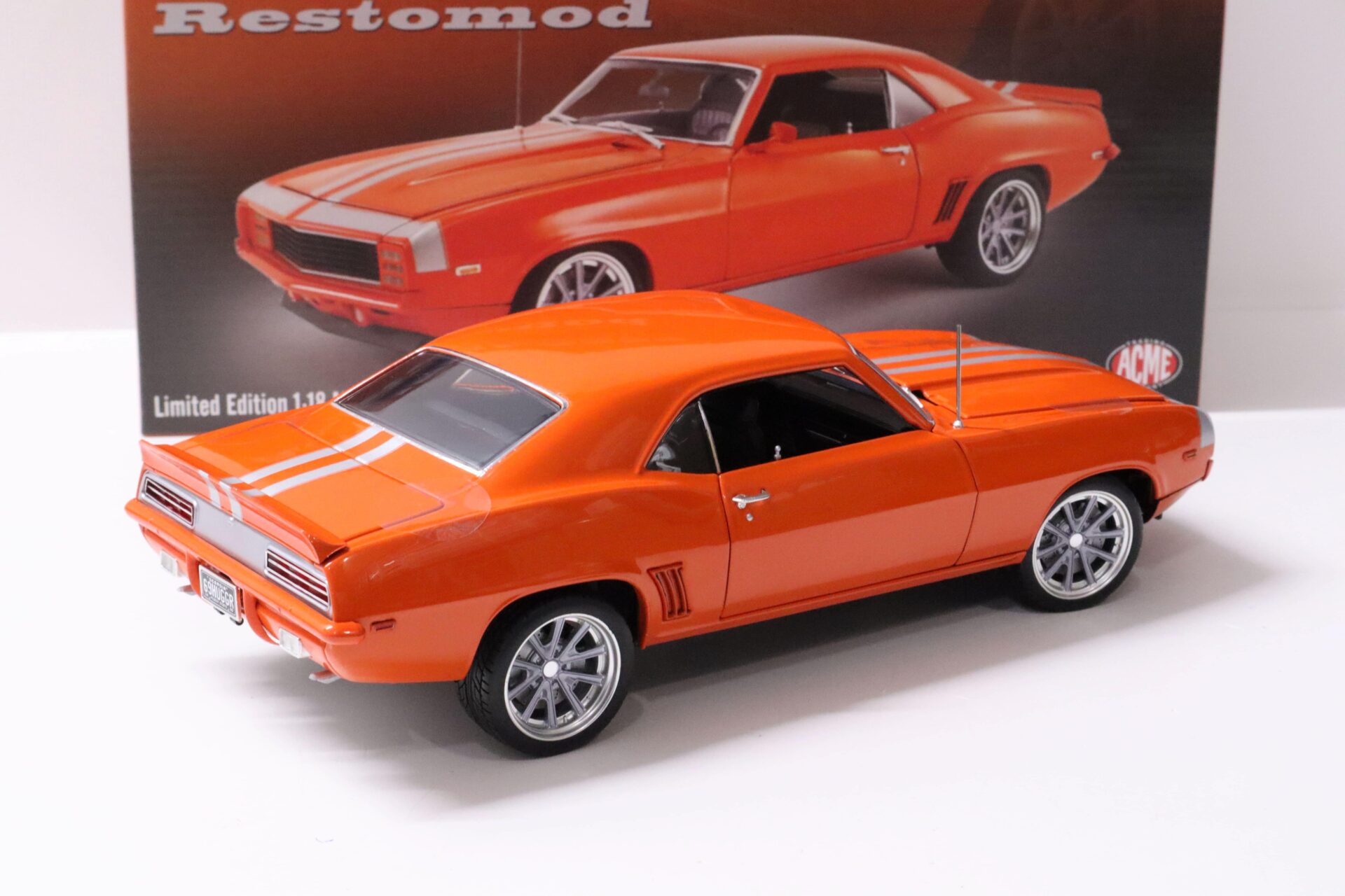 1:18 ACME 1969 Chevrolet Camaro Restomod Coupe hugger orange/ silver stripes