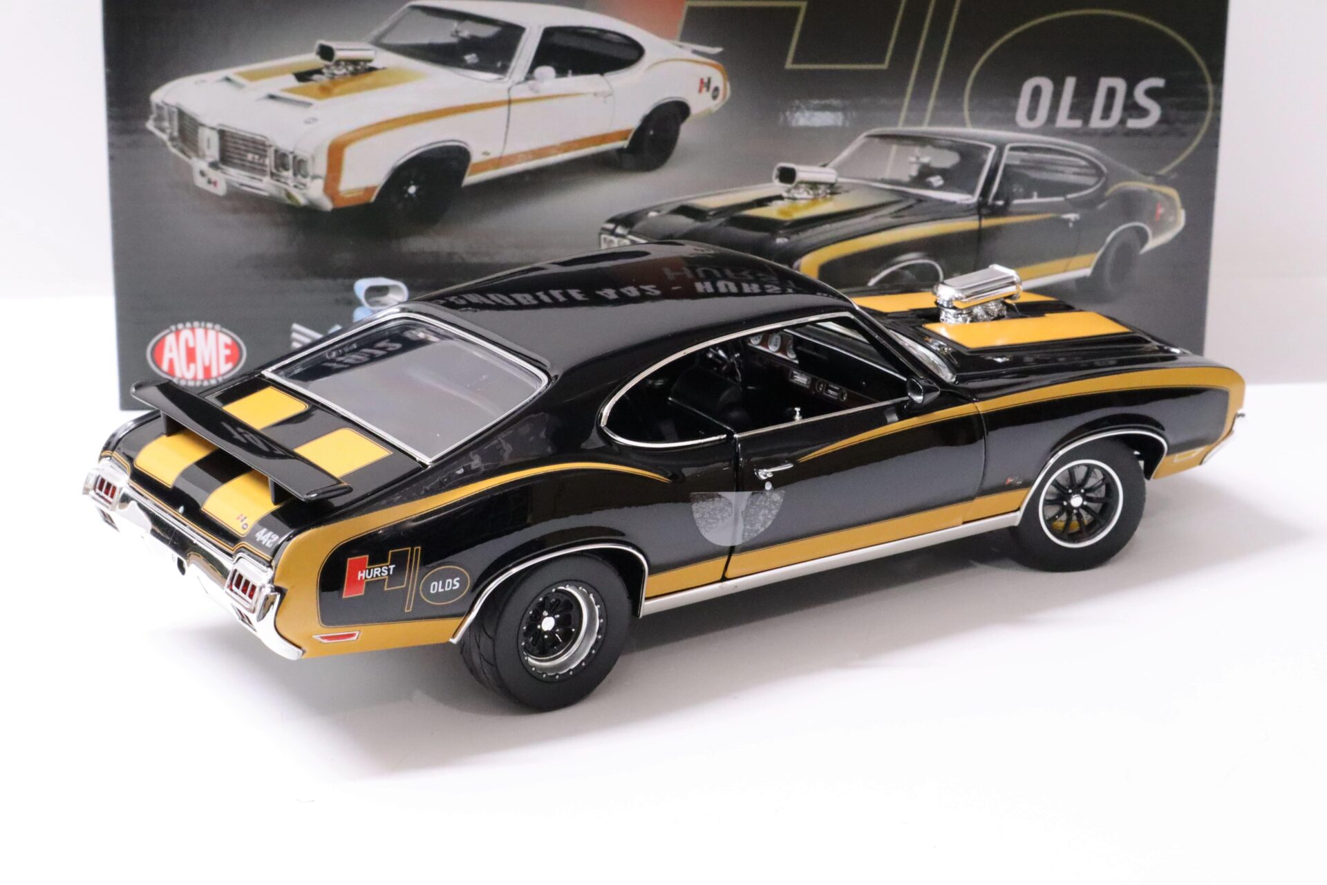 1:18 ACME 1972 Oldsmobile 442 Coupe HURST Drag Outlaw black/ gold