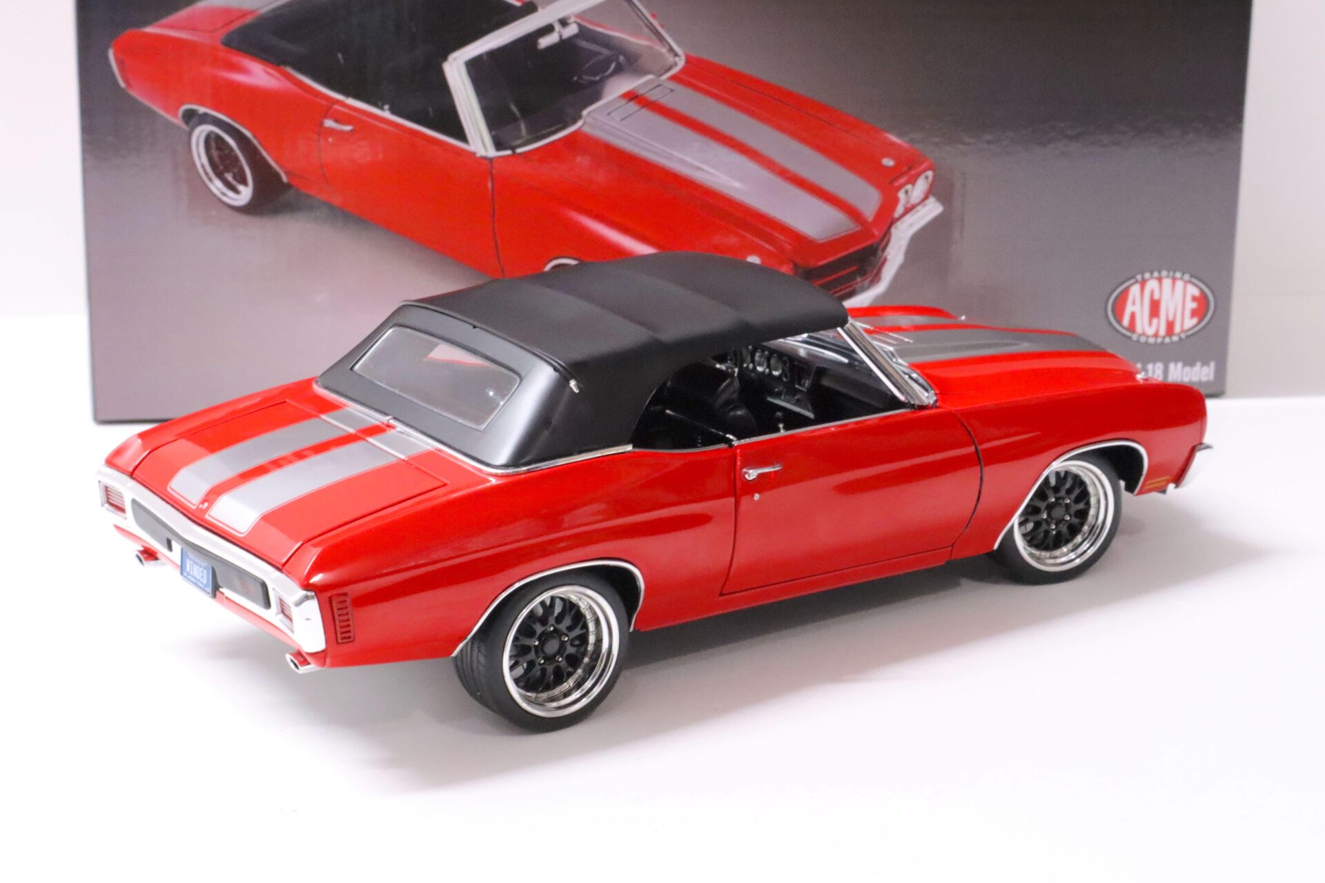 1:18 ACME 1970 Chevrolet Chevelle SS Convertible Restomod bright red/ silver stripes