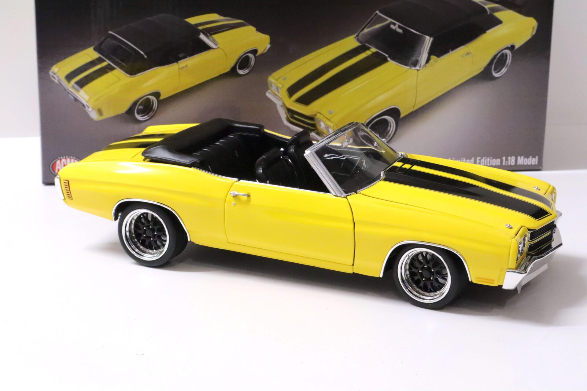 1:18 ACME 1970 Chevrolet Chevelle SS Convertible Restomod yellow/ black stripes
