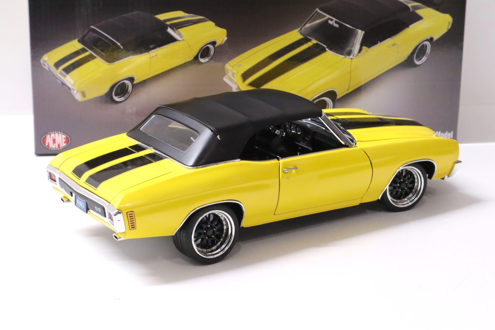 1:18 ACME 1970 Chevrolet Chevelle SS Convertible Restomod yellow/ black stripes