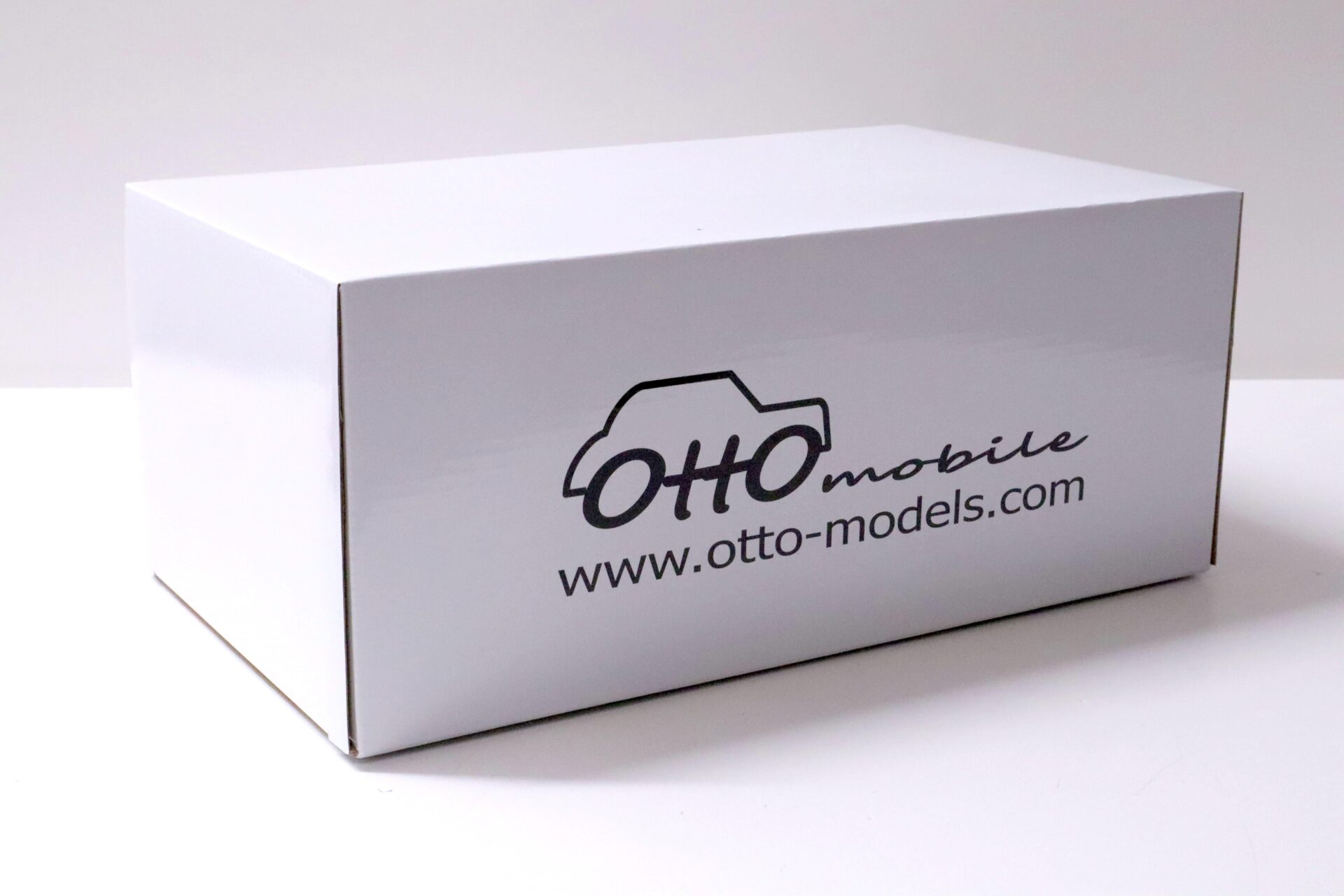 1:18 OTTO mobile OT926 Renault Clio 4 RS Trophy 220 EDC red metallic 2016