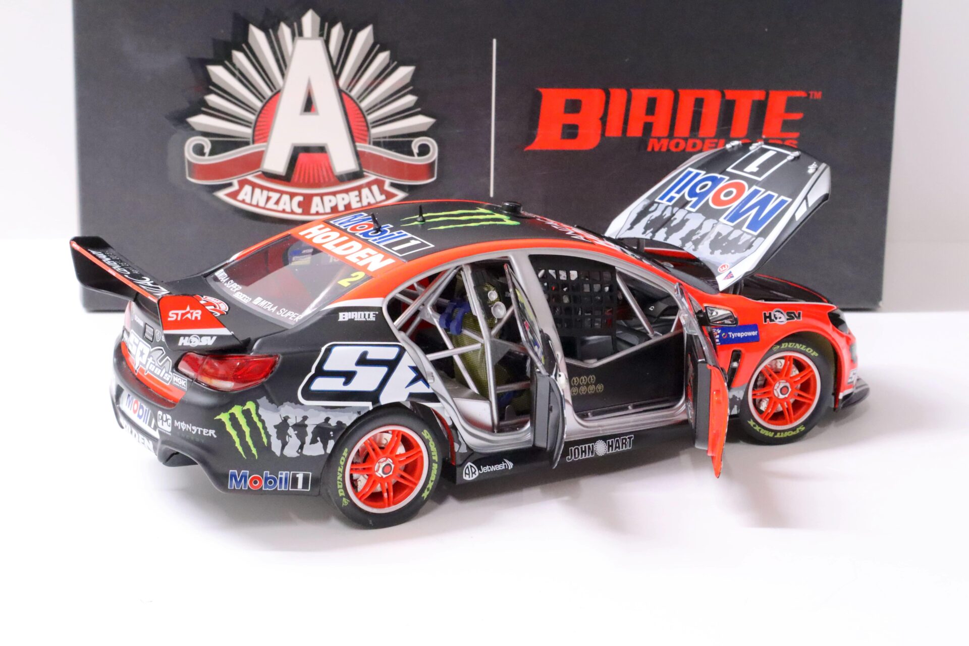 1:18 BIANTE Holden VF Commodore V8 Supercar 2015 V8 Supercars Tander #2