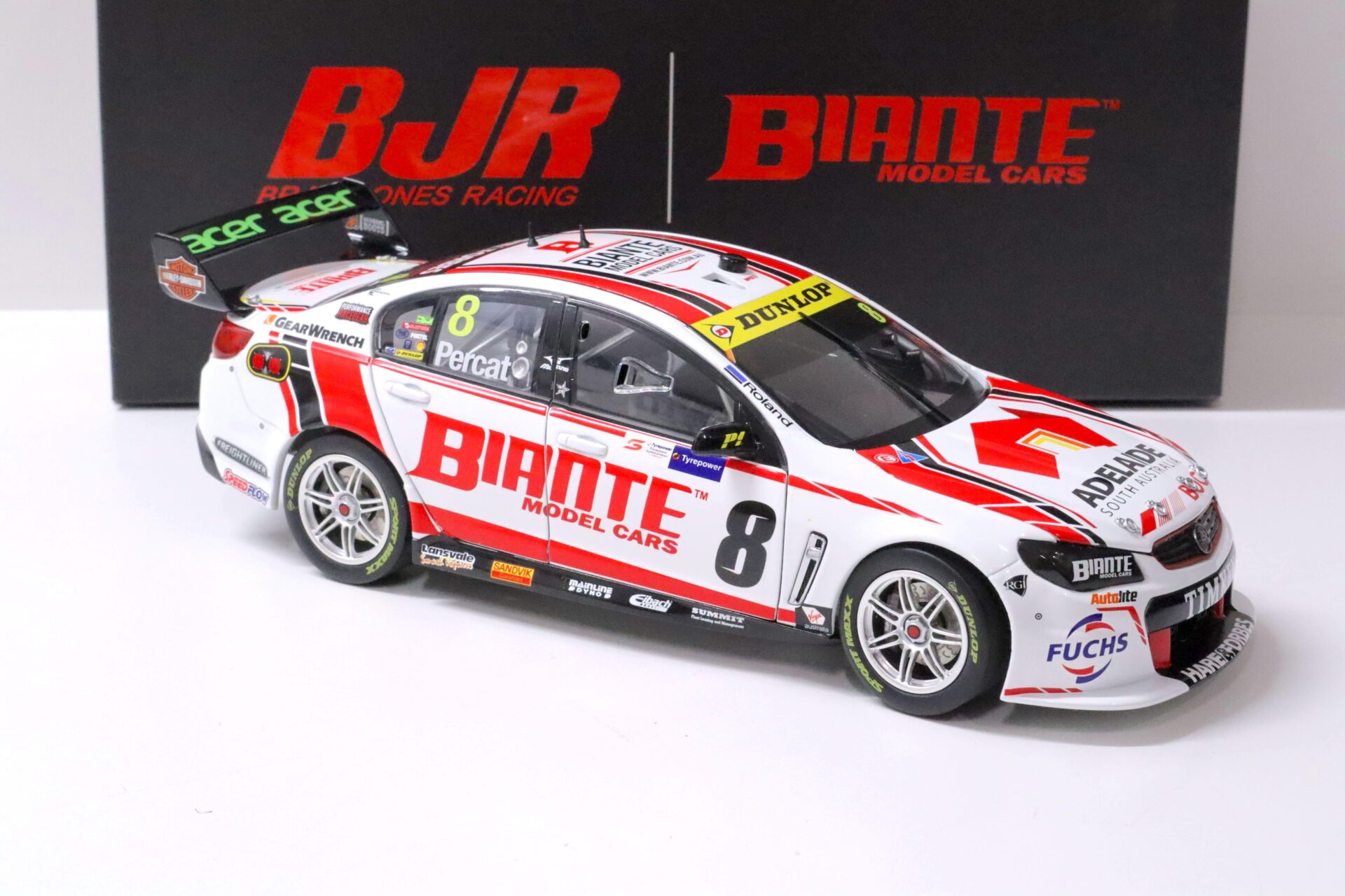 1:18 BIANTE Holden VF Commodore Supercar 2017 Tasmania Supersprint Percat #8