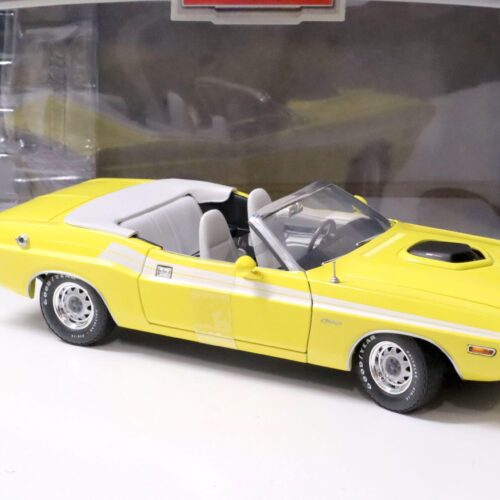 1:18 Greenlight 1971 Dodge Challenger Convertible Muscle Car Garage yellow