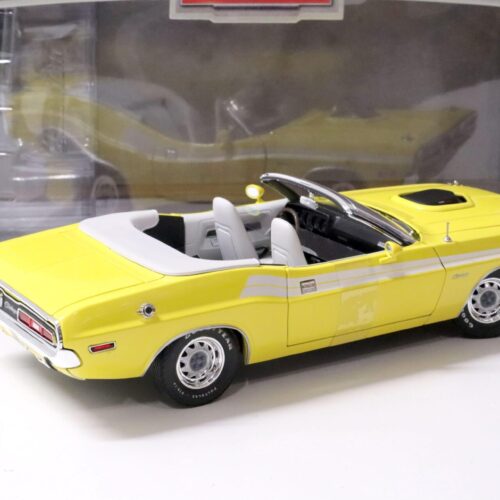 1:18 Greenlight 1971 Dodge Challenger Convertible Muscle Car Garage yellow