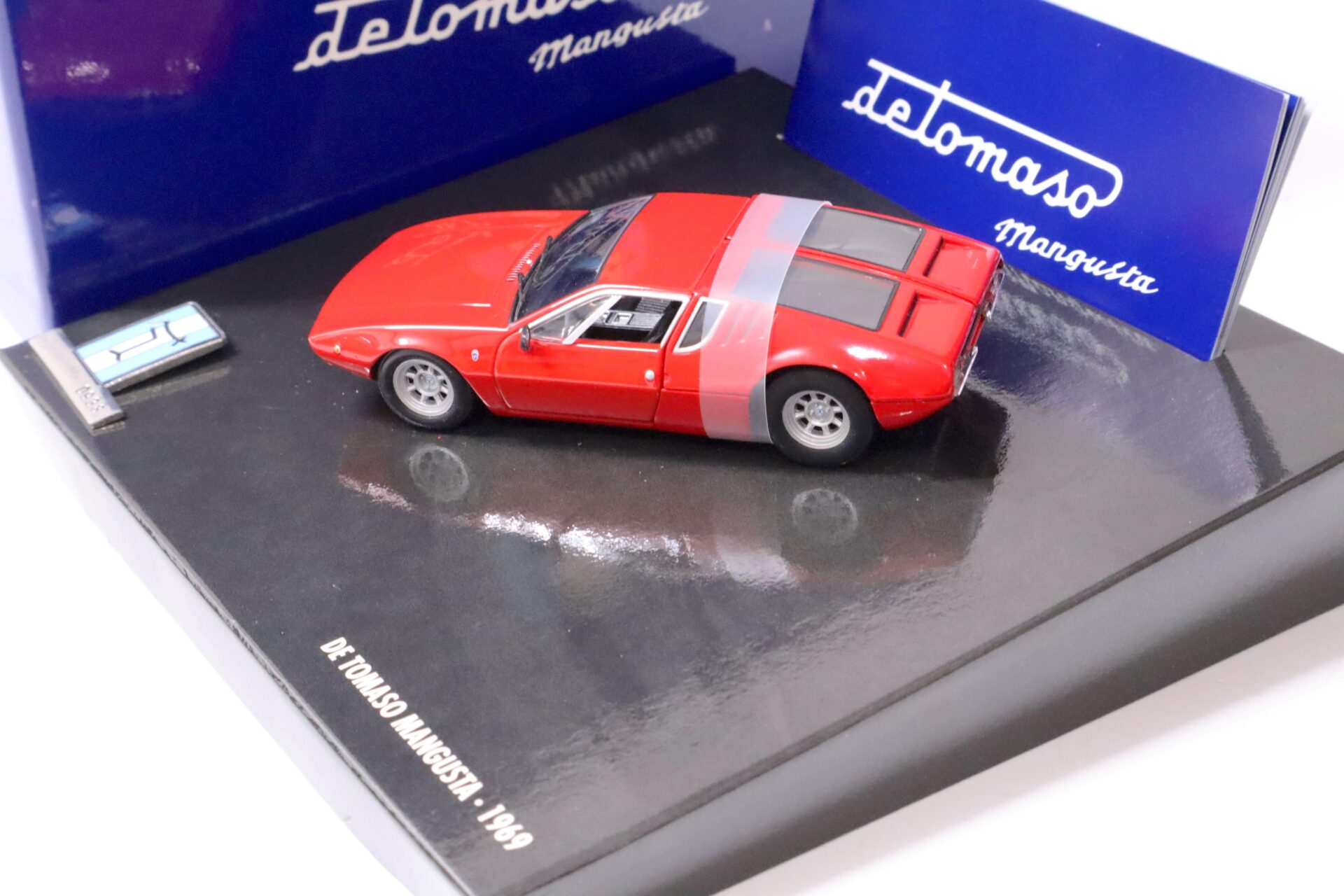 1:43 Minichamps De Tomaso Mangusta Coupe 1969 red