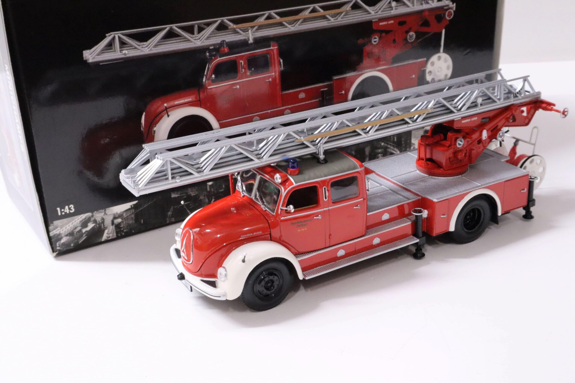 1:43 Minichamps Magirus S 6500 Aerial Ladder Drehleiter Feuerwehr 1955 red/ white