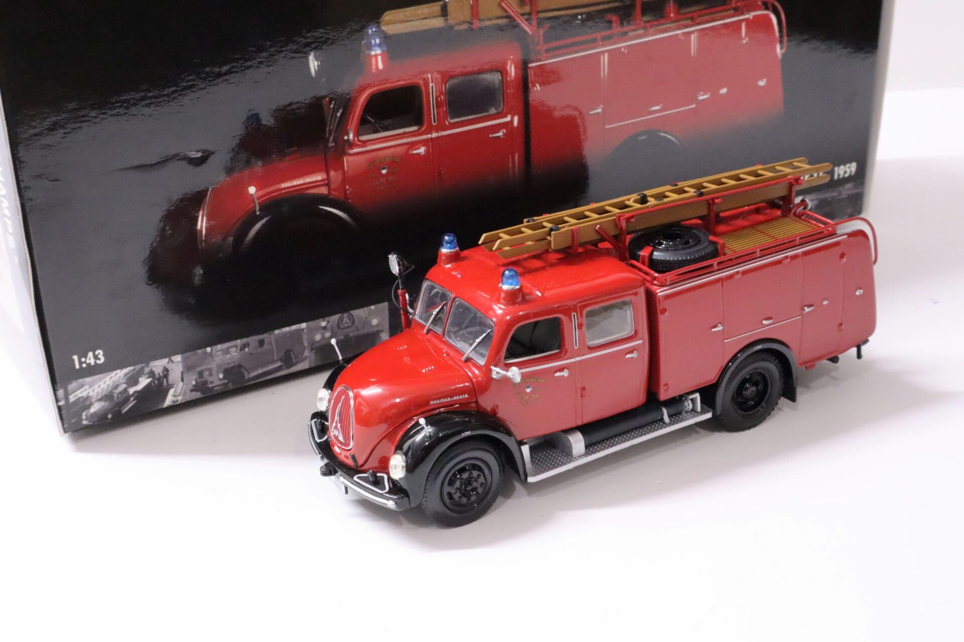1:43 Minichamps Magirus-Deutz Merkur TLF 16 Feuerwehr Ulm 1959 red