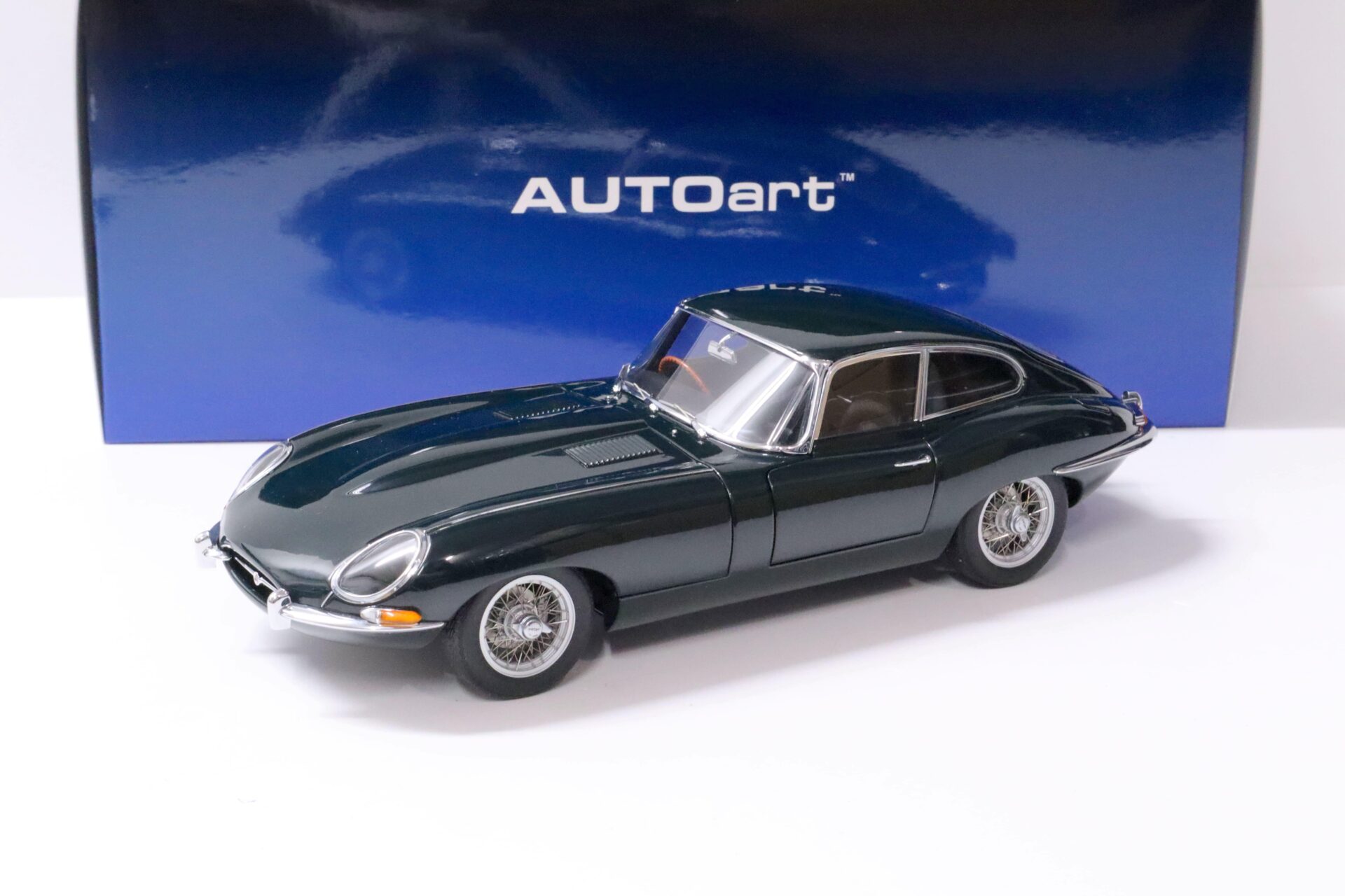 1:18 AUTOart Jaguar E-Type Coupe Series I 3.8 green