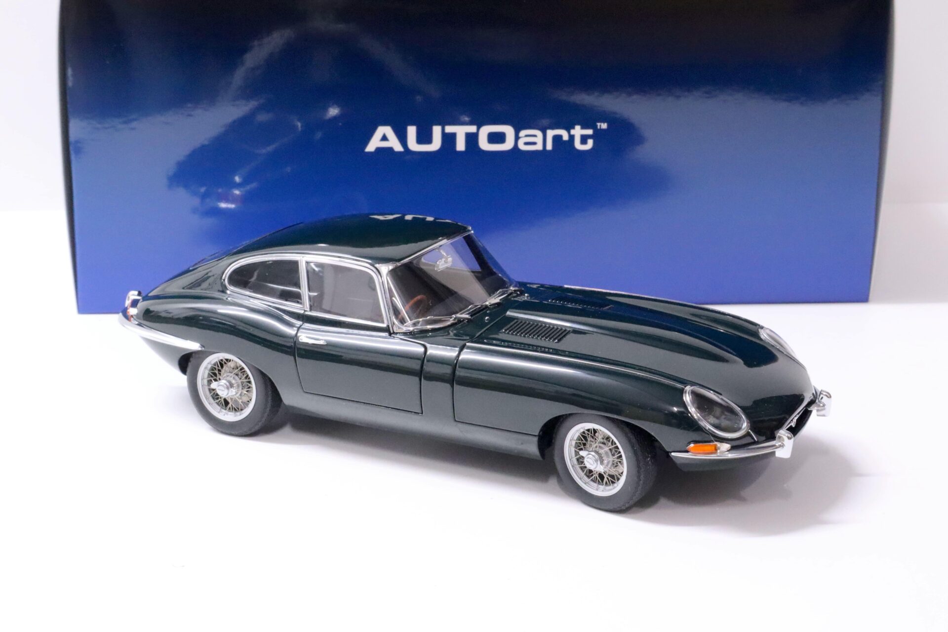 1:18 AUTOart Jaguar E-Type Coupe Series I 3.8 green