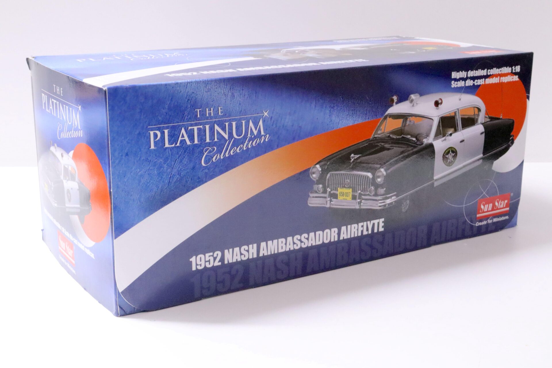 1:18 Sun Star 1952 Nash Ambassador Airflyte Police Car Country Sheriff white/ black