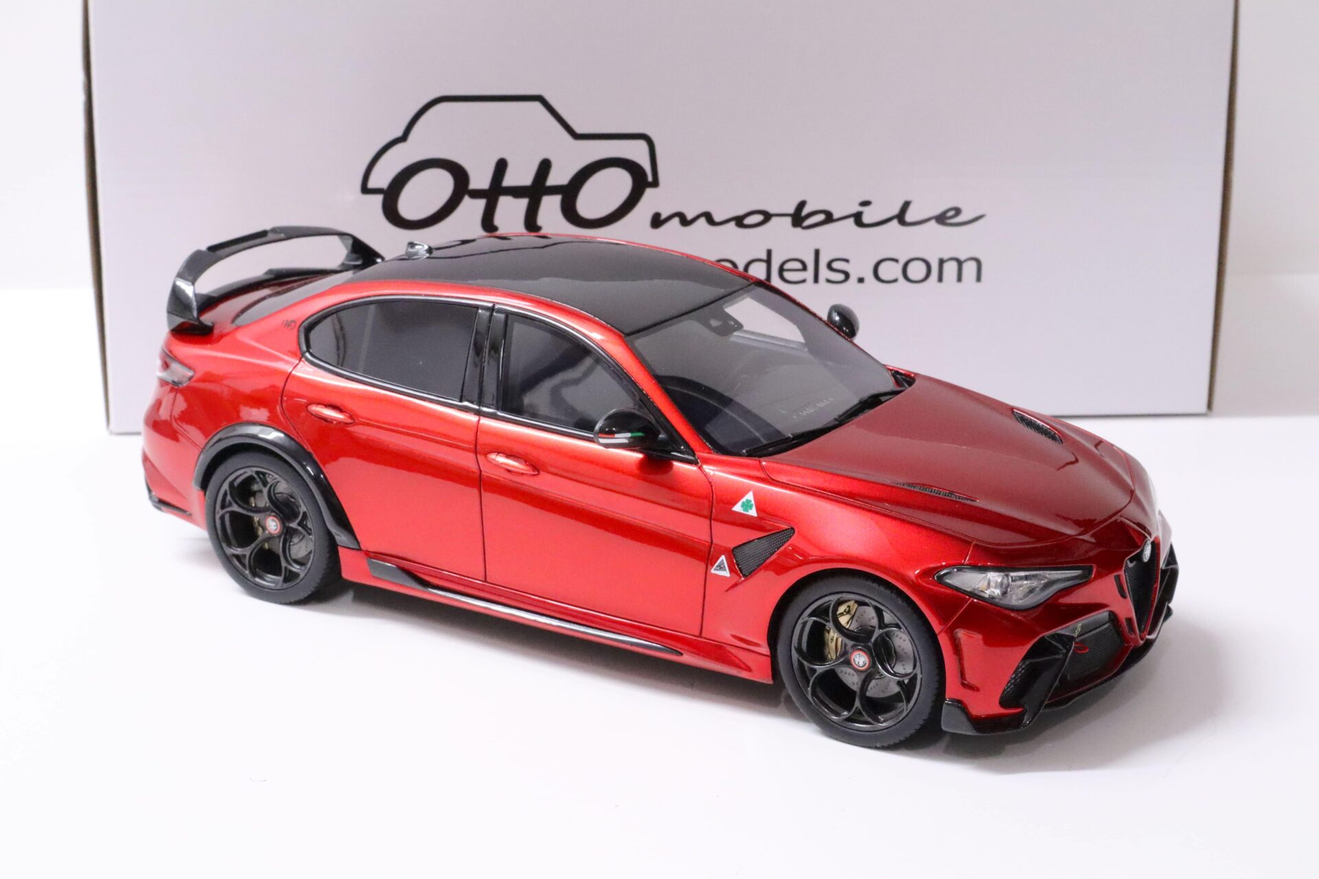1:18 OTTO mobile OT402 Alfa Romeo Giulia GTAm red metallic 2020