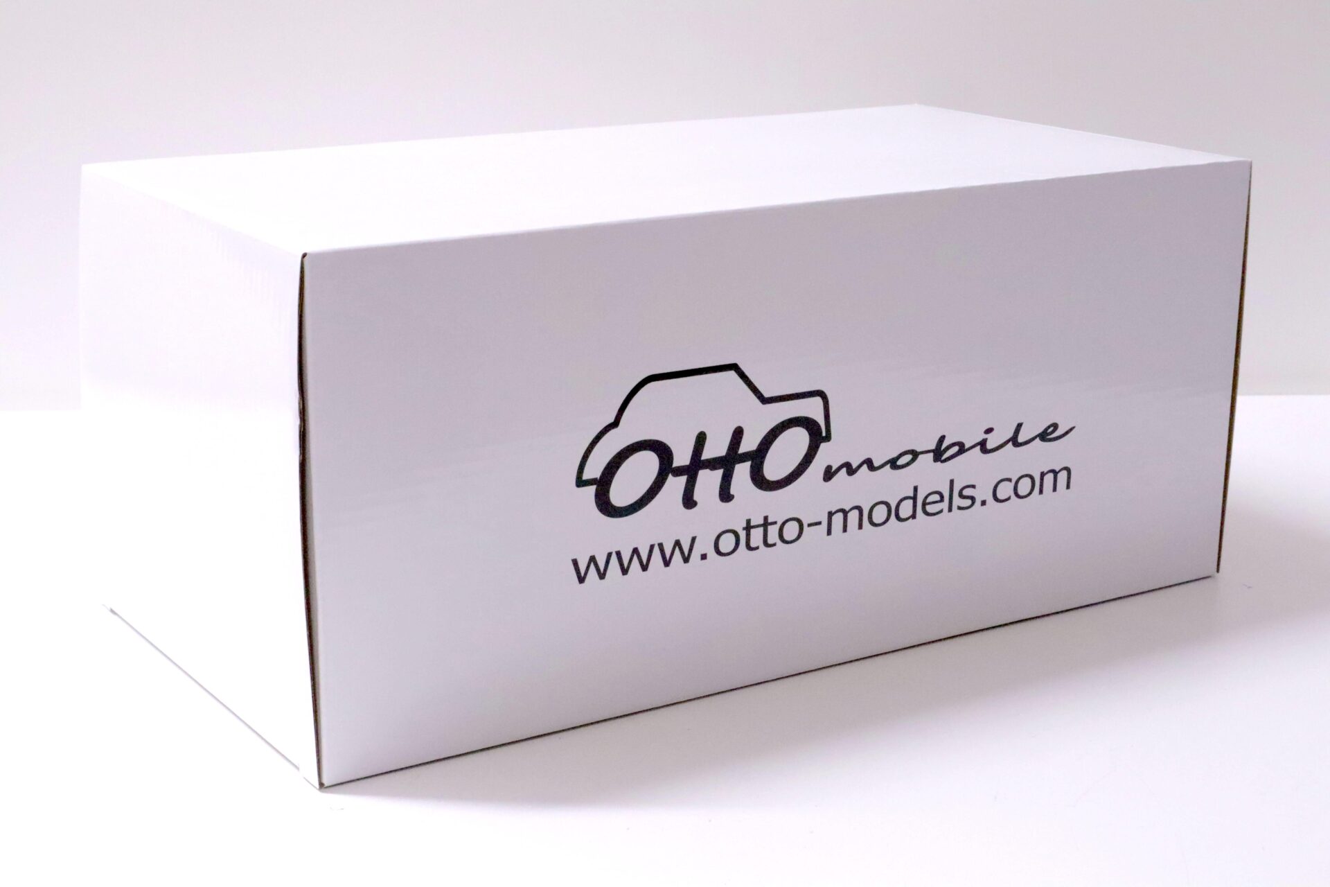 1:18 OTTO mobile OT402 Alfa Romeo Giulia GTAm red metallic 2020