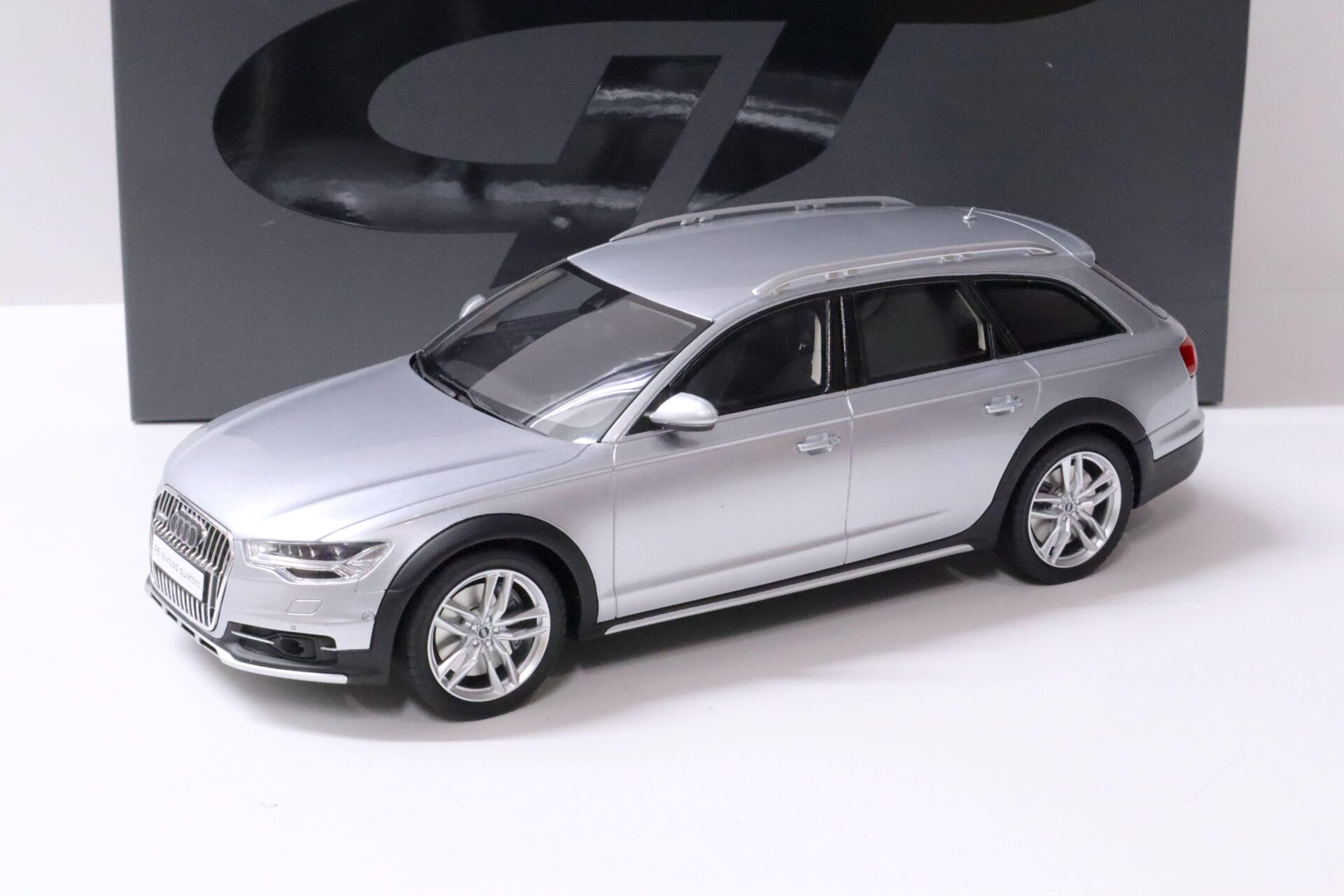 ID 62664 orig.jpg 1:18 GT Spirit GT354 Audi A6 Allroad C7 Avant Floret silver metallic 2012