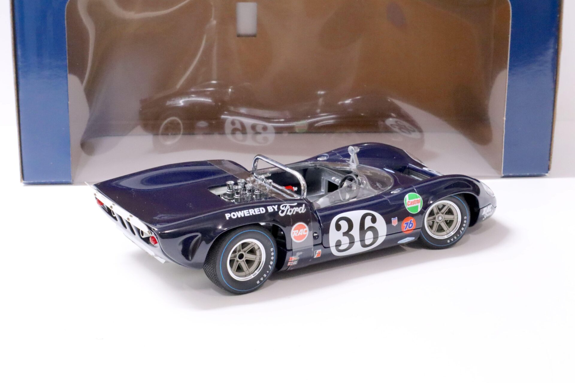 1:18 GMP 1967 Lola T70 Mk.3B Dan Gurney #36 dark blue G1801511