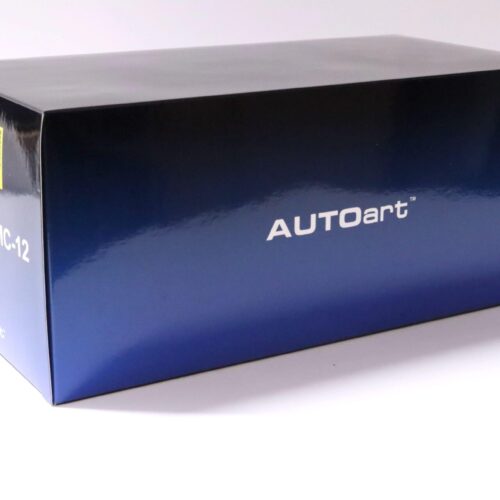 1:18 AUTOart Delorean DMC-12 Coupe metallic red 1981