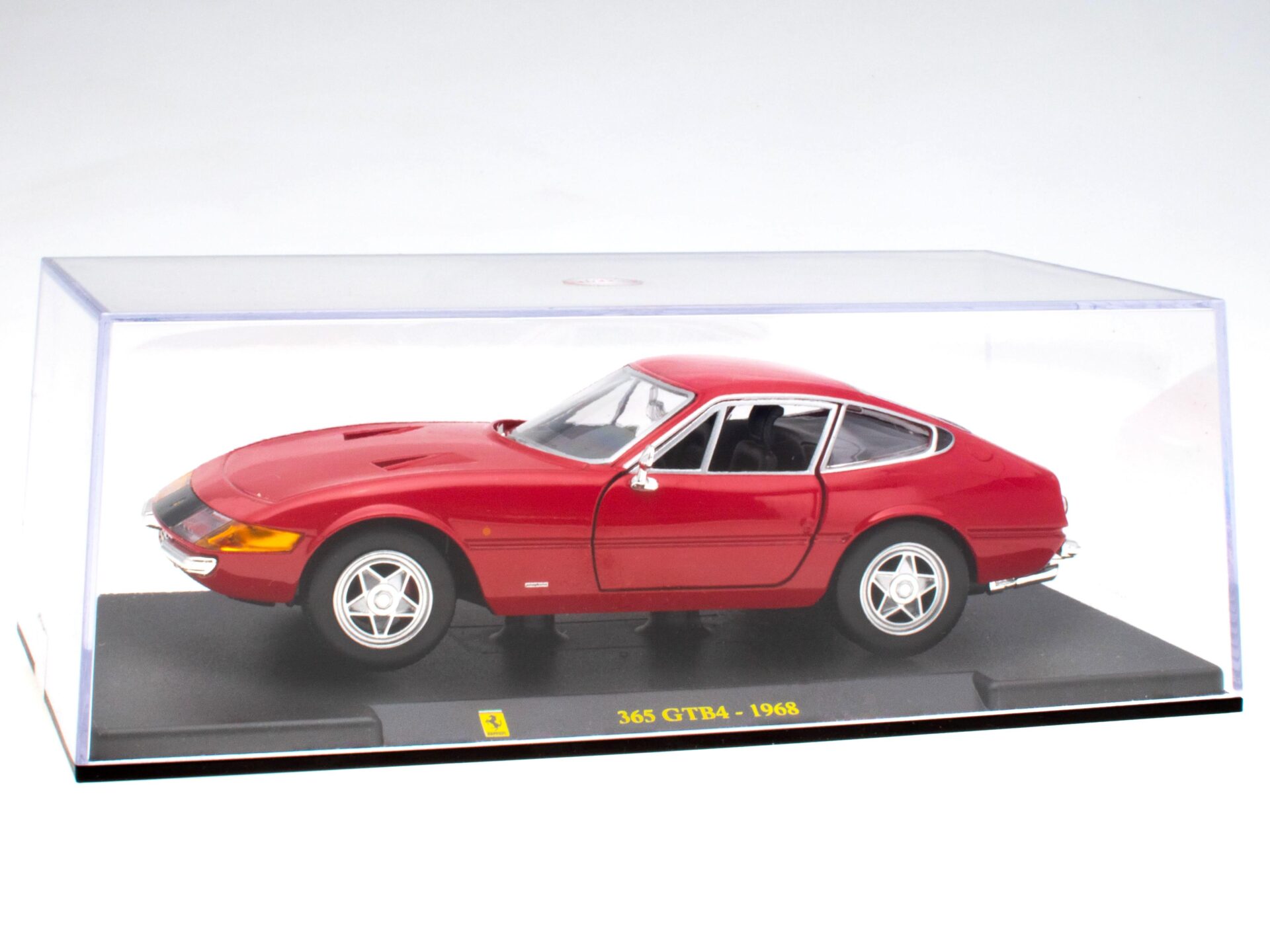 1:24 Hachette Bburago Ferrari Collection Ferrari 365 GTB4 red 1968 with display
