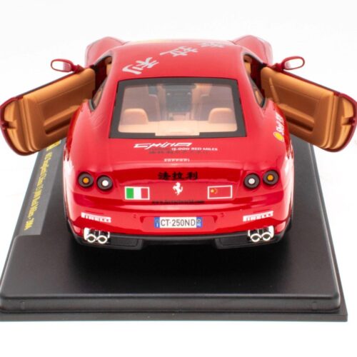 1:24 Hachette Bburago Ferrari Collection Ferrari 612 Scaglietti China 15.000 Red Miles with display