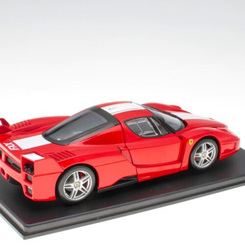 1:24 Hachette Bburago Ferrari Collection Ferrari FXX red/ white 2005 with display