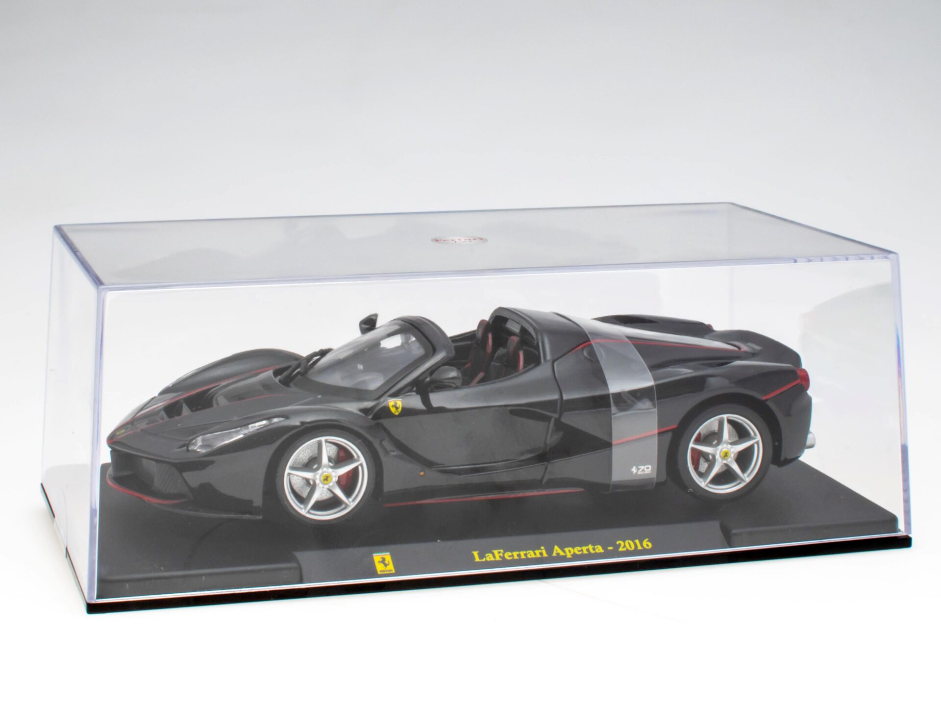 1:24 Hachette Bburago Ferrari Collection Ferrari LaFerrari Aperta black 2016 with display