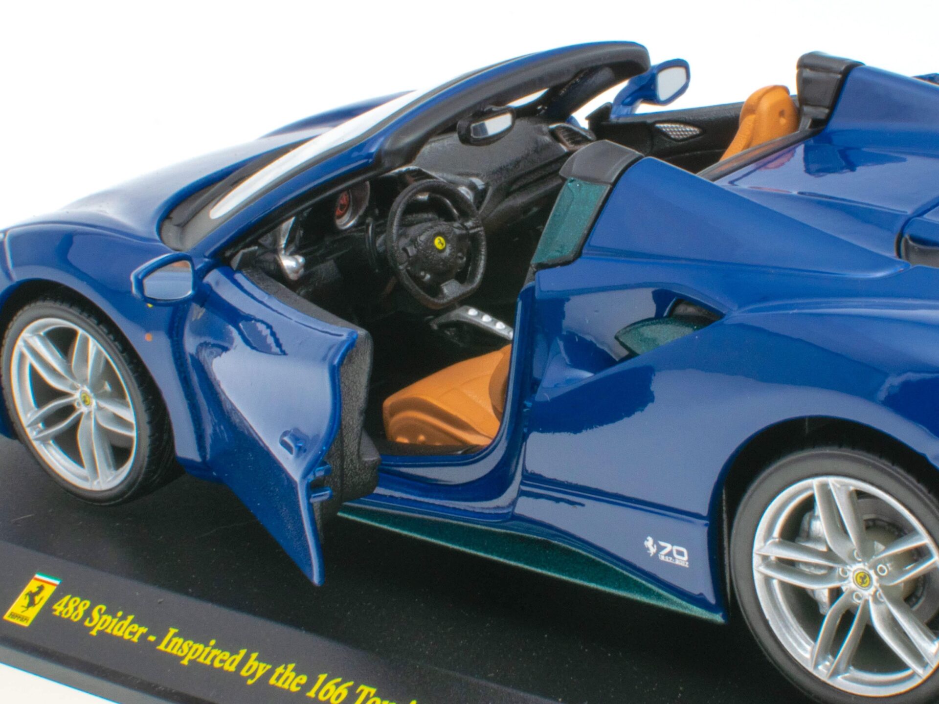 1:24 Hachette Bburago Ferrari Collection Ferrari 488 Spider Inspired by 166 Touring with display