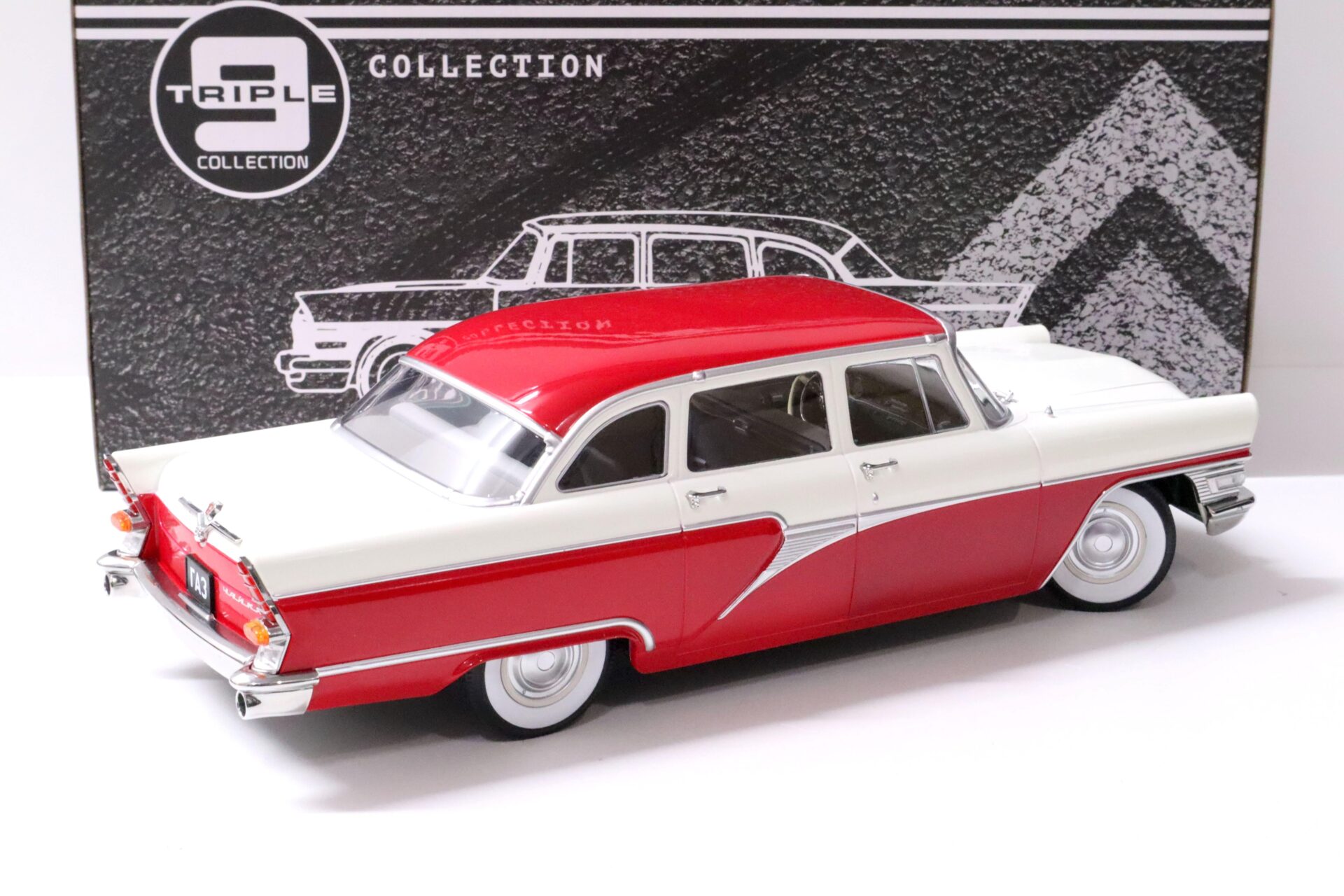 1:18 Triple9 1959 GAZ 13 Seagull Limousine dark red/ white Die-Cast