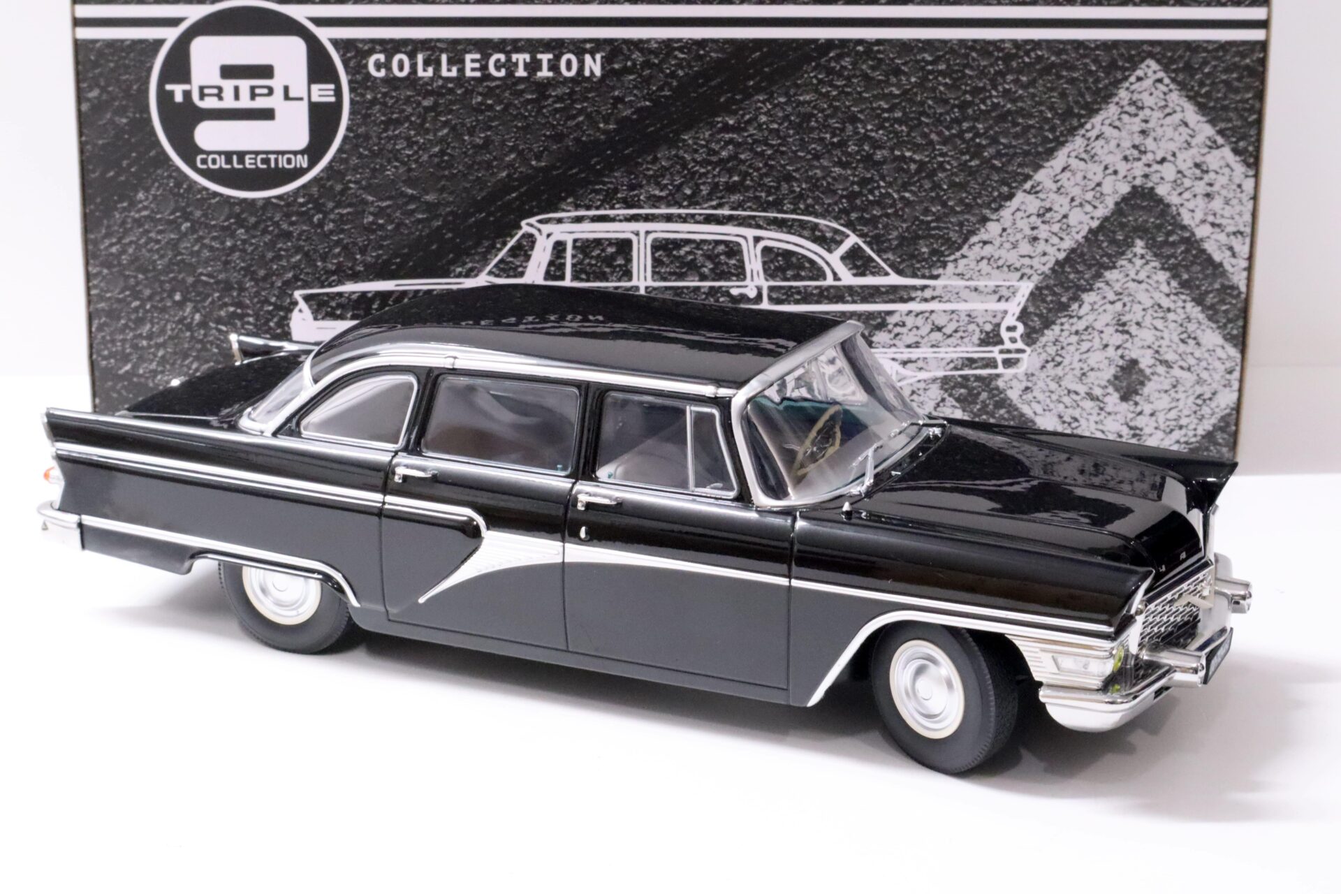 1:18 Triple9 1959 GAZ 13 Seagull Limousine black Die-Cast