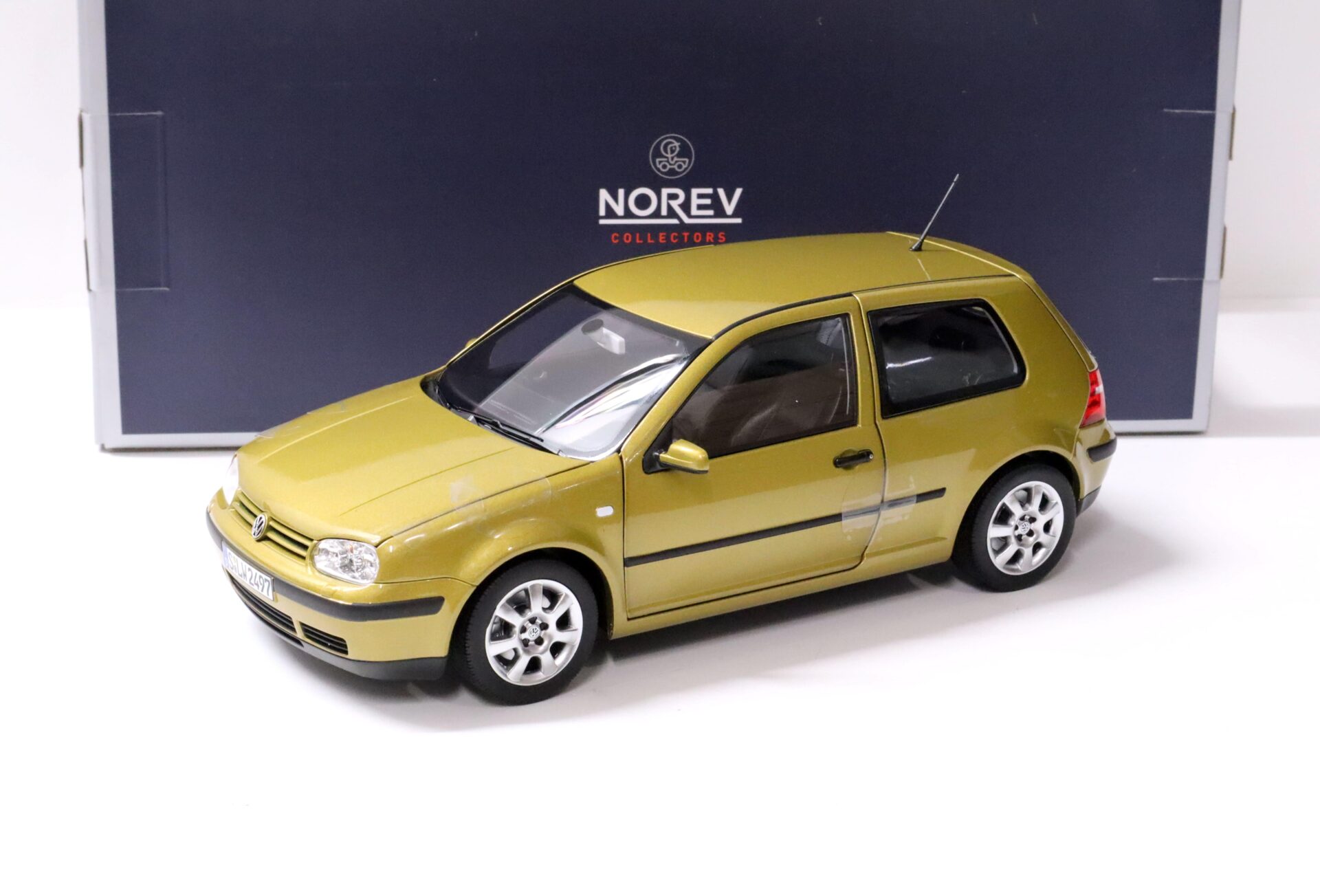 1:18 Norev VW Golf IV 4 yellow metallic 1998