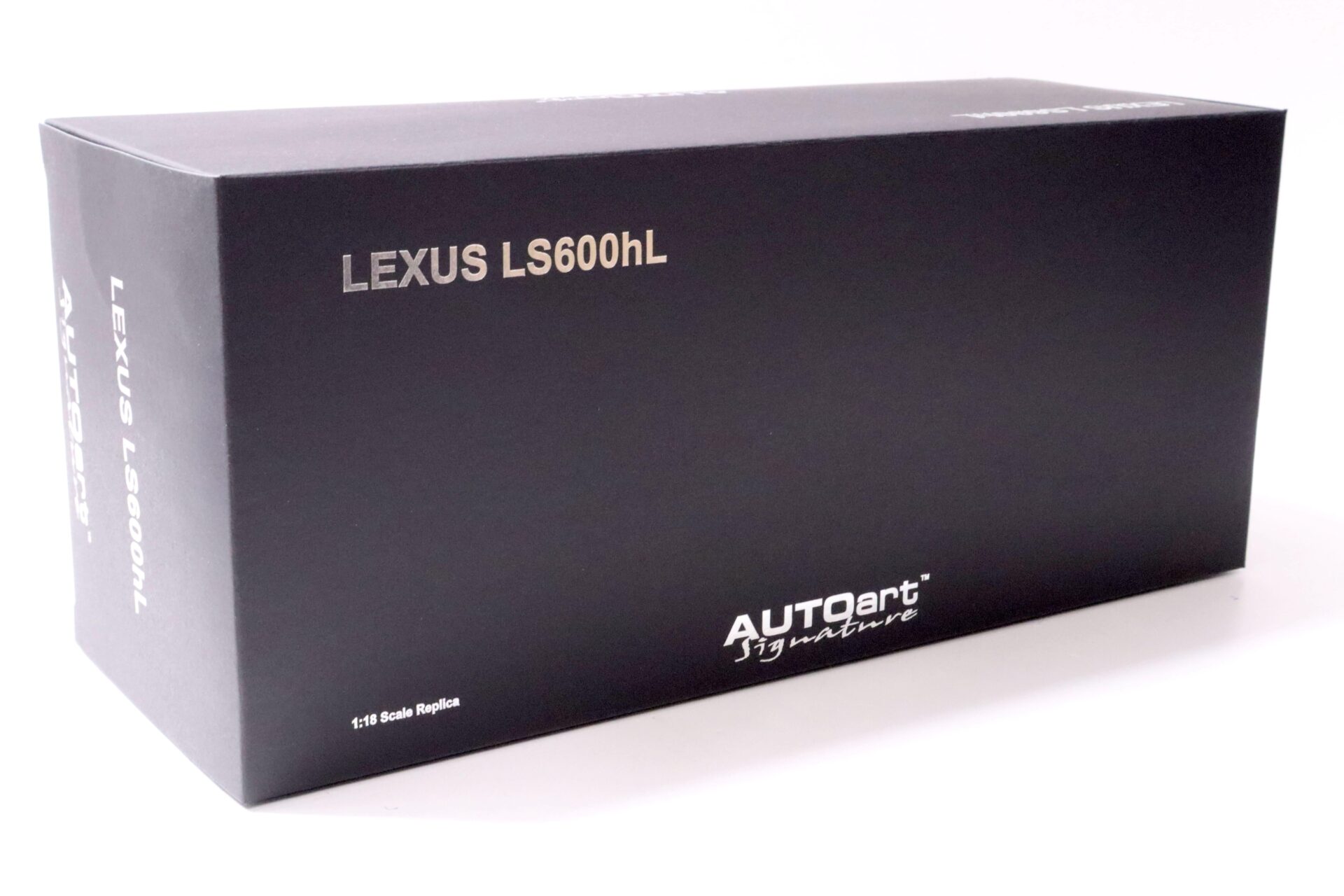 1:18 AUTOart Lexus LS600hL Limousine 2013 white pearl 78843