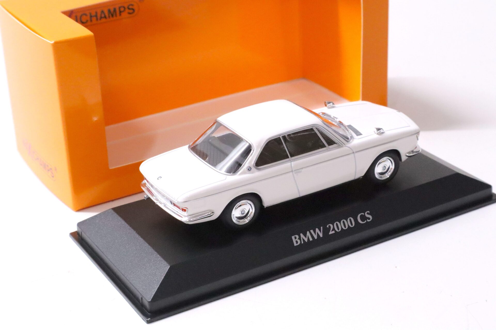 1:43 Minichamps BMW 2000 CS Coupe 1967 white