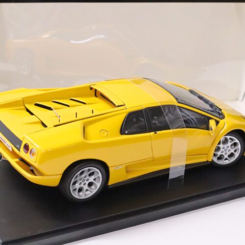 1:18 AUTOart Lamborghini Diablo 6.0 yellow 74526 - Image 3
