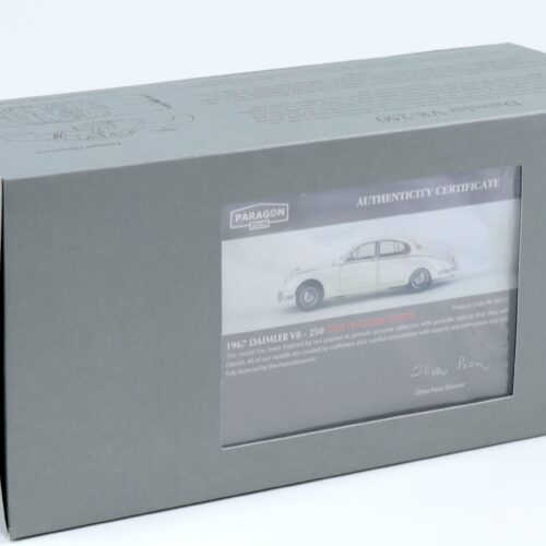 1:18 Paragon Daimler 250 V8 RHD English white 1967