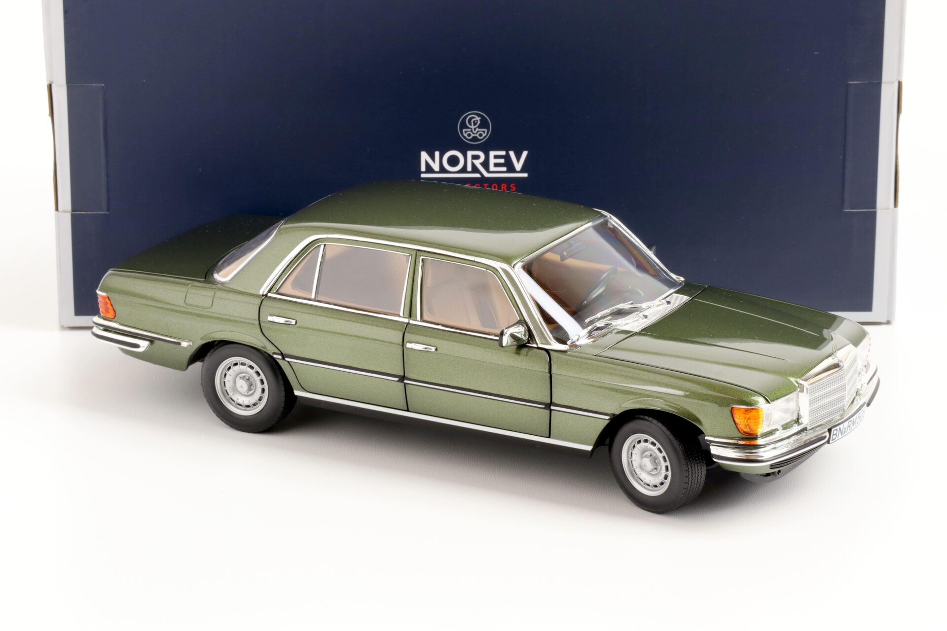 1:18 Norev Mercedes 450 SEL 6.9 1976 green metallic
