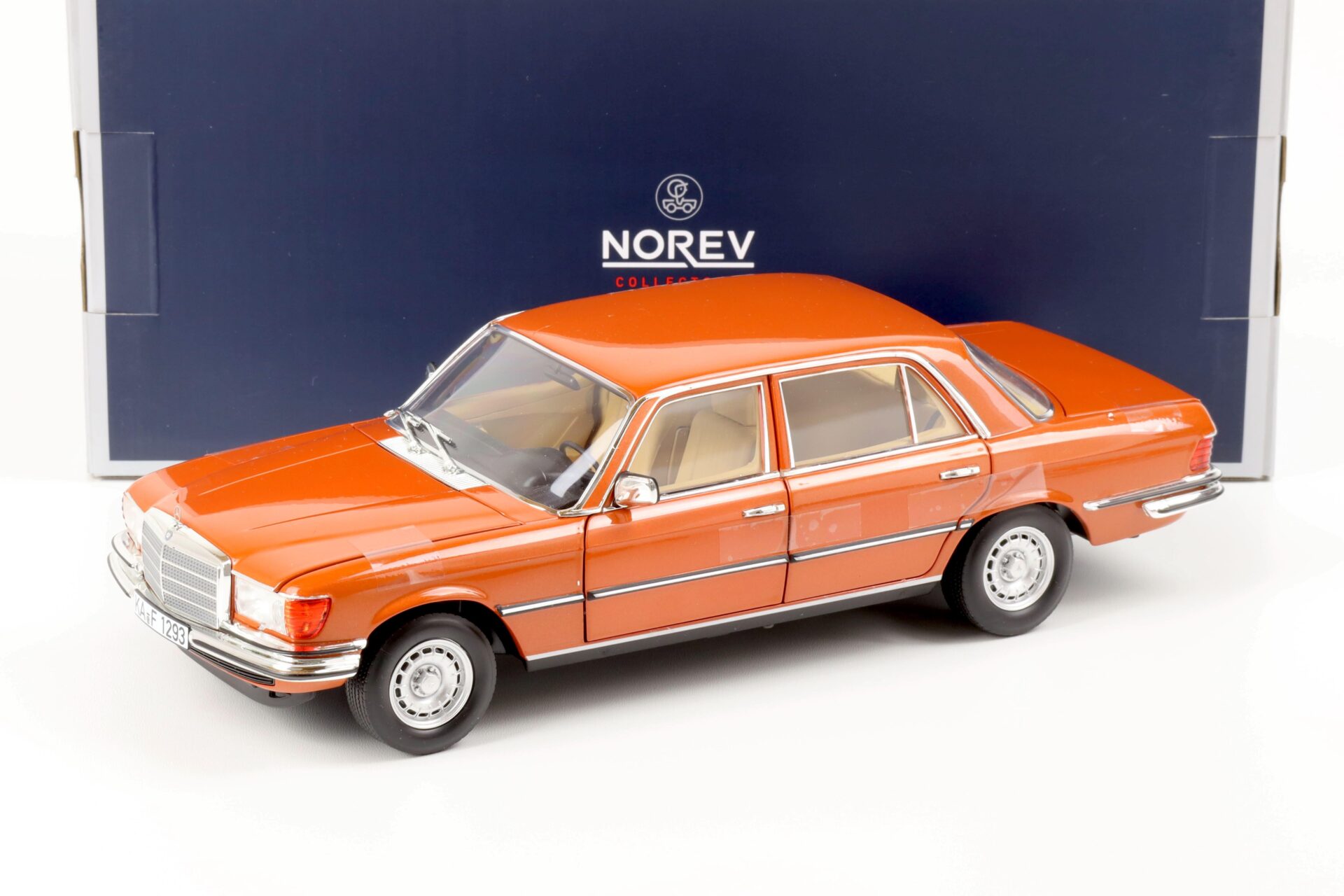 ID 63921 orig 1.jpg 1:18 Norev Mercedes 450 SEL 6.9 Limousine 1976 inca orange