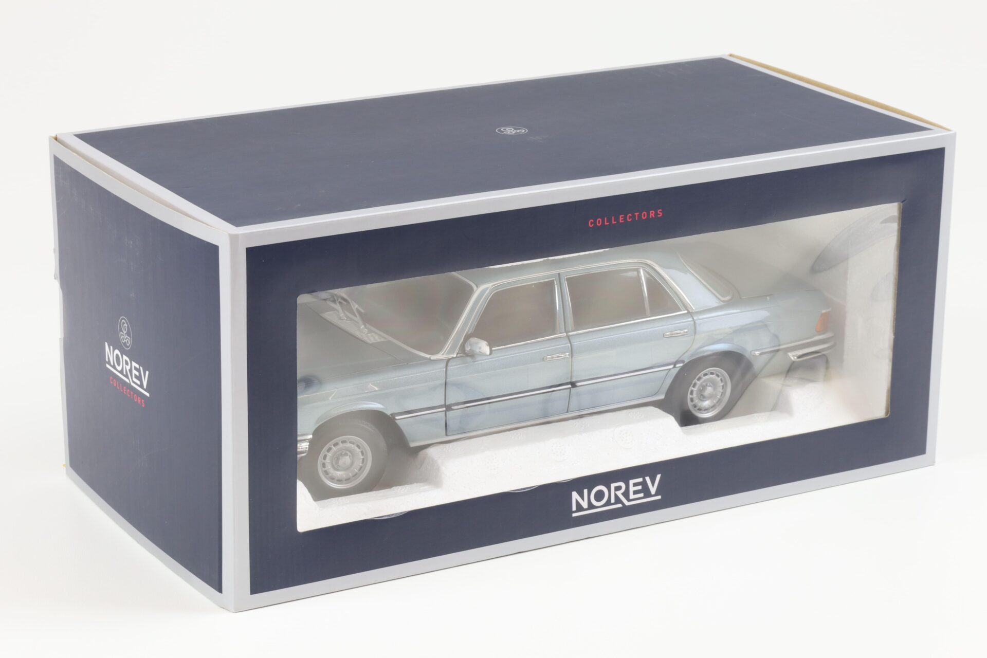 1:18 Norev Mercedes 450 SEL 6.9 Limousine 1976 light blue