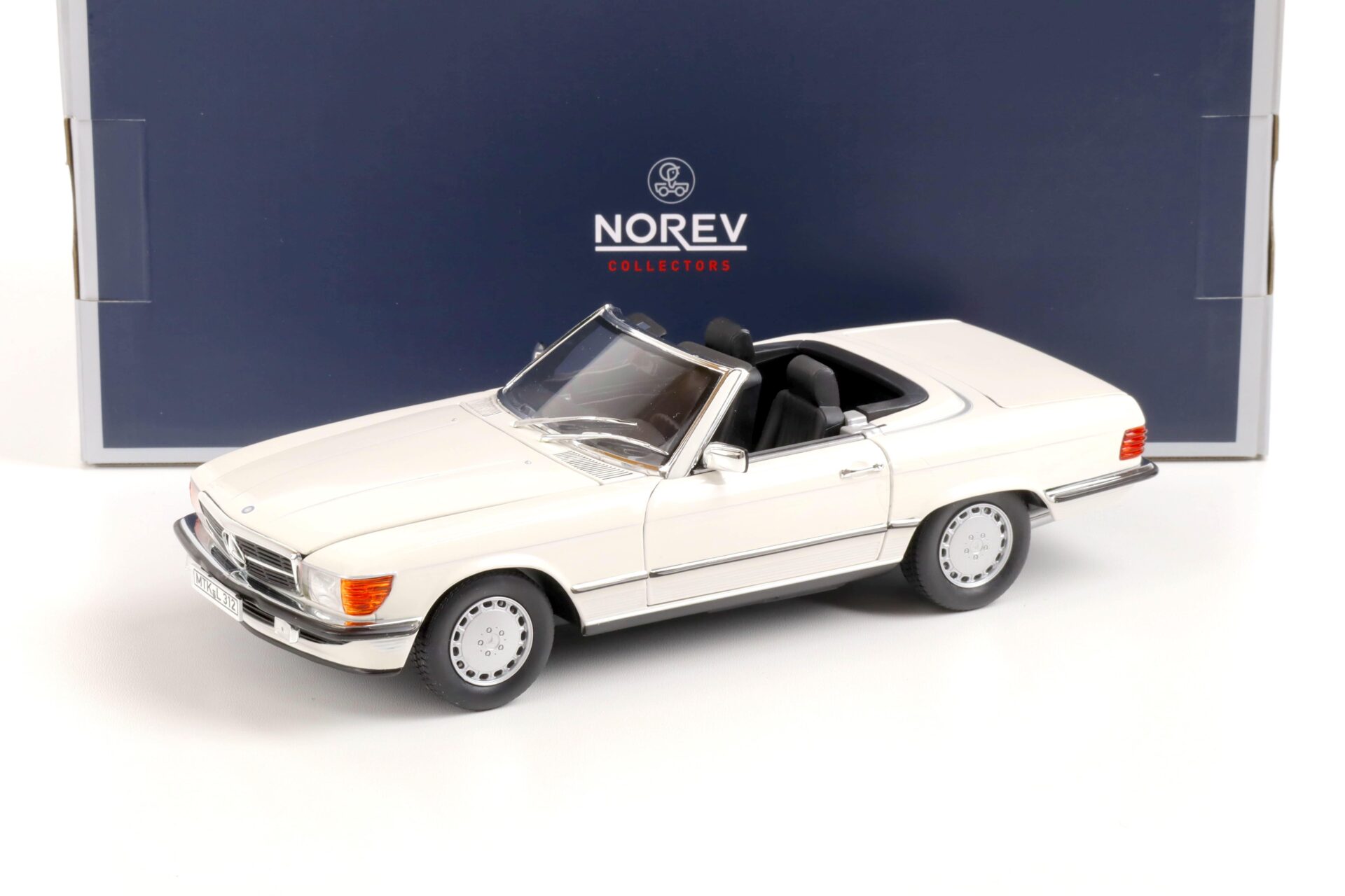 1:18 Norev Mercedes 300 SL Cabriolet R107 white 1986