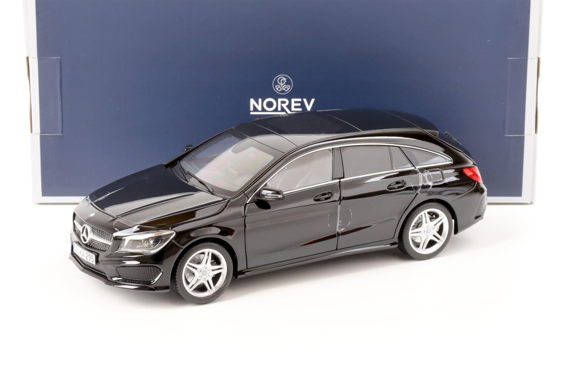 1:18 Norev Mercedes CLA Shooting Brake black 2015