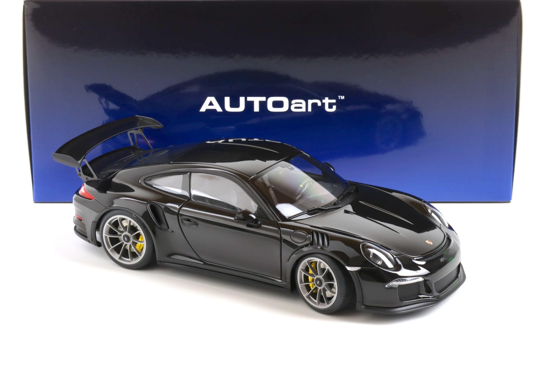 1:18 AUTOart Porsche 911 (991) GT3 RS Gloss black/ grey wheel 2016