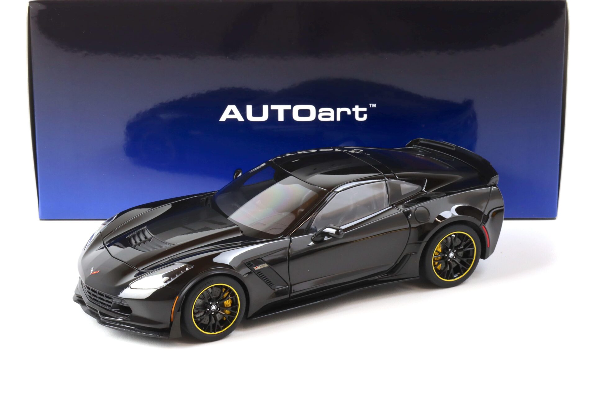 ID 64186 orig 1.jpg 1:18 AUTOart Chevrolet Corvette C7 Z06 "C7R Edition" Gloss black 2015