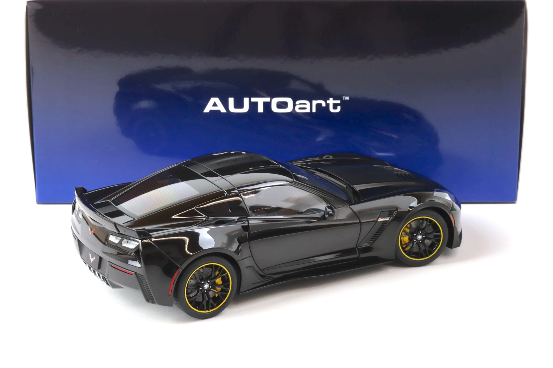 1:18 AUTOart Chevrolet Corvette C7 Z06 "C7R Edition" Gloss black 2015