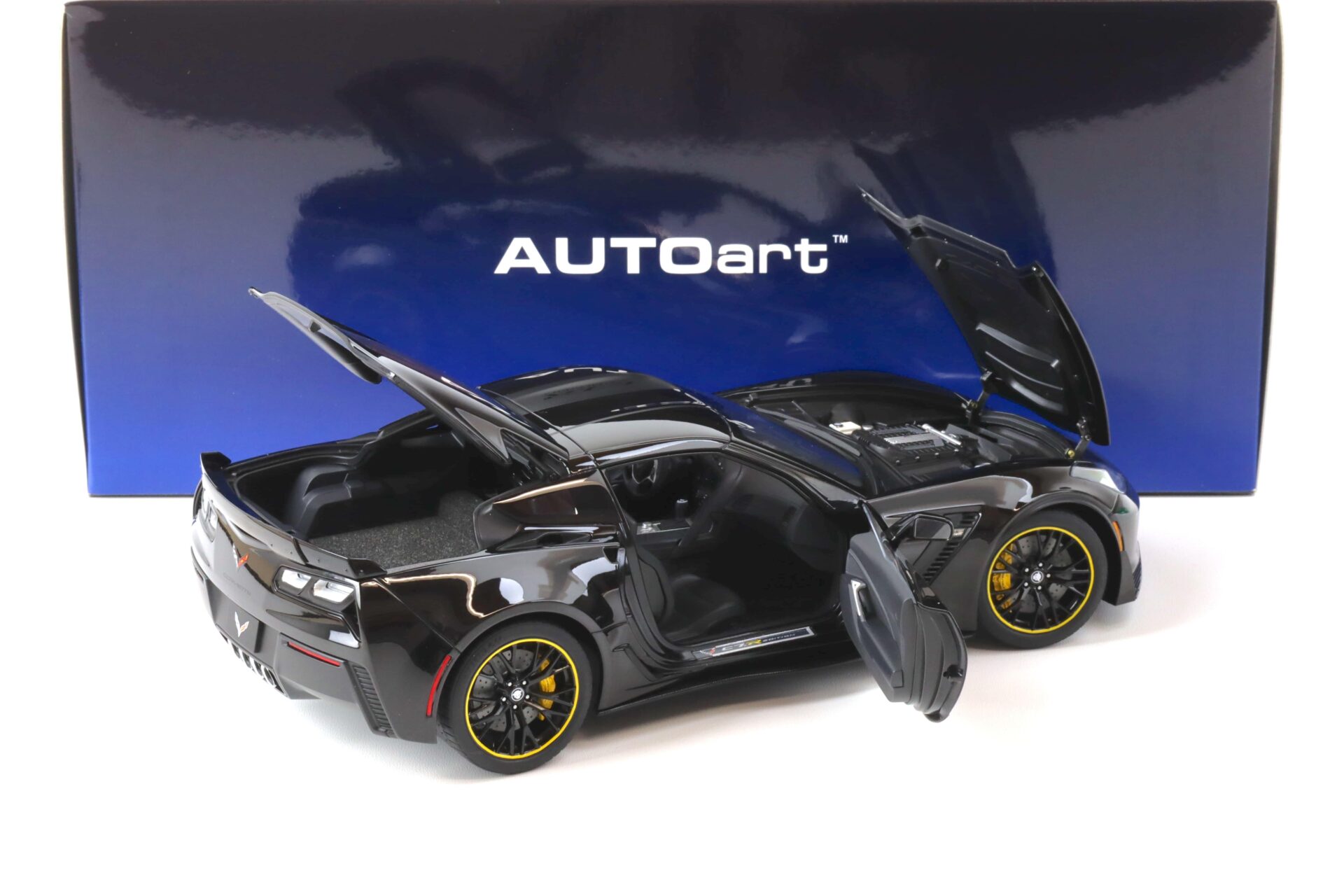 1:18 AUTOart Chevrolet Corvette C7 Z06 "C7R Edition" Gloss black 2015
