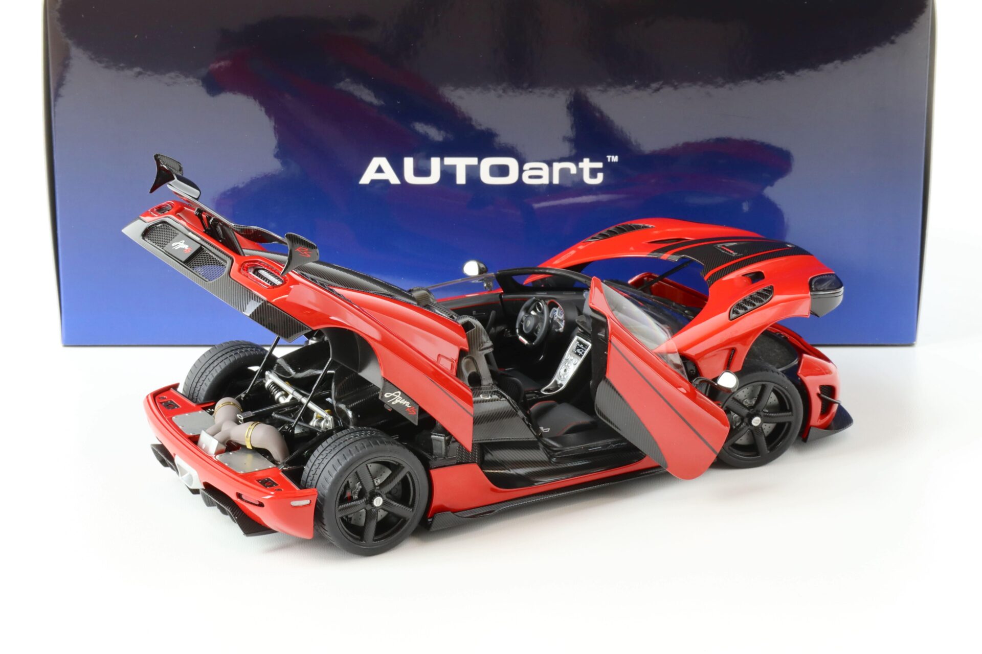 1:18 AUTOart Koenigsegg Agera RS chilli red/ black accents 79022