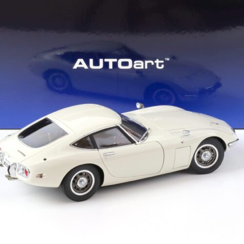 1:18 AUTOart 1965 Toyota 2000GT Coupe white 78753